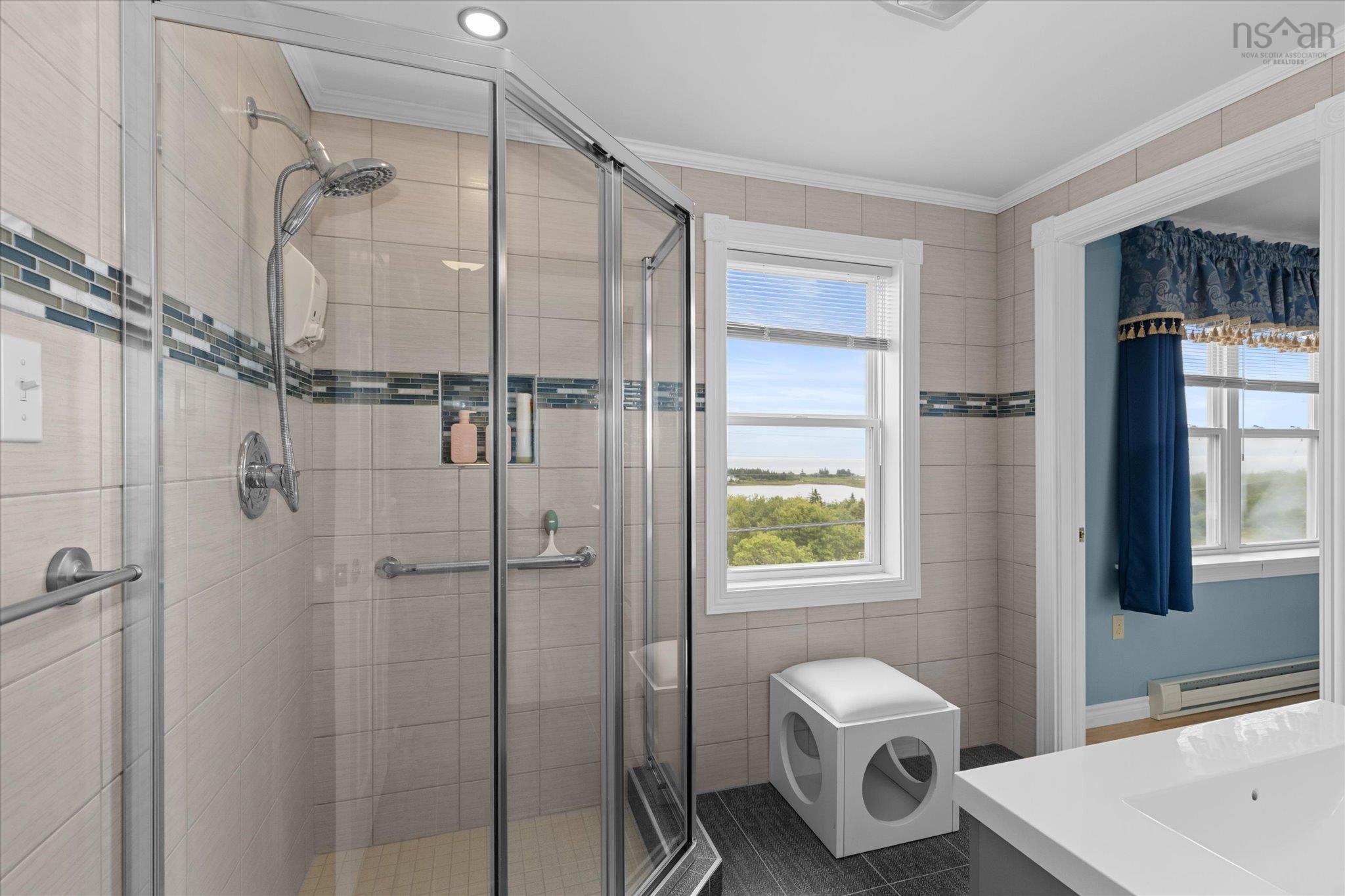 $575,000.00: 3384 Sandy Point Road, Jordan Bay