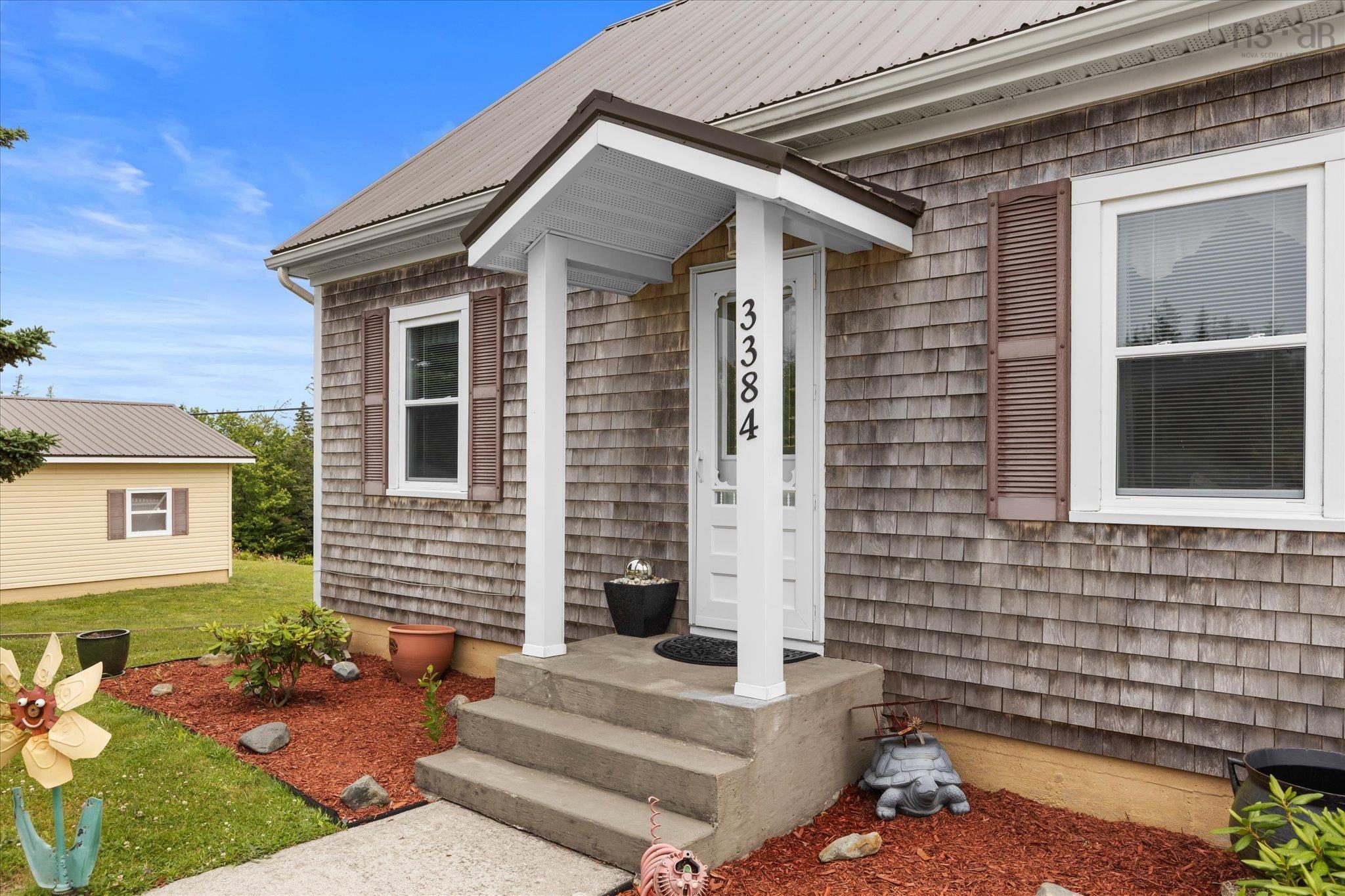 $575,000.00: 3384 Sandy Point Road, Jordan Bay