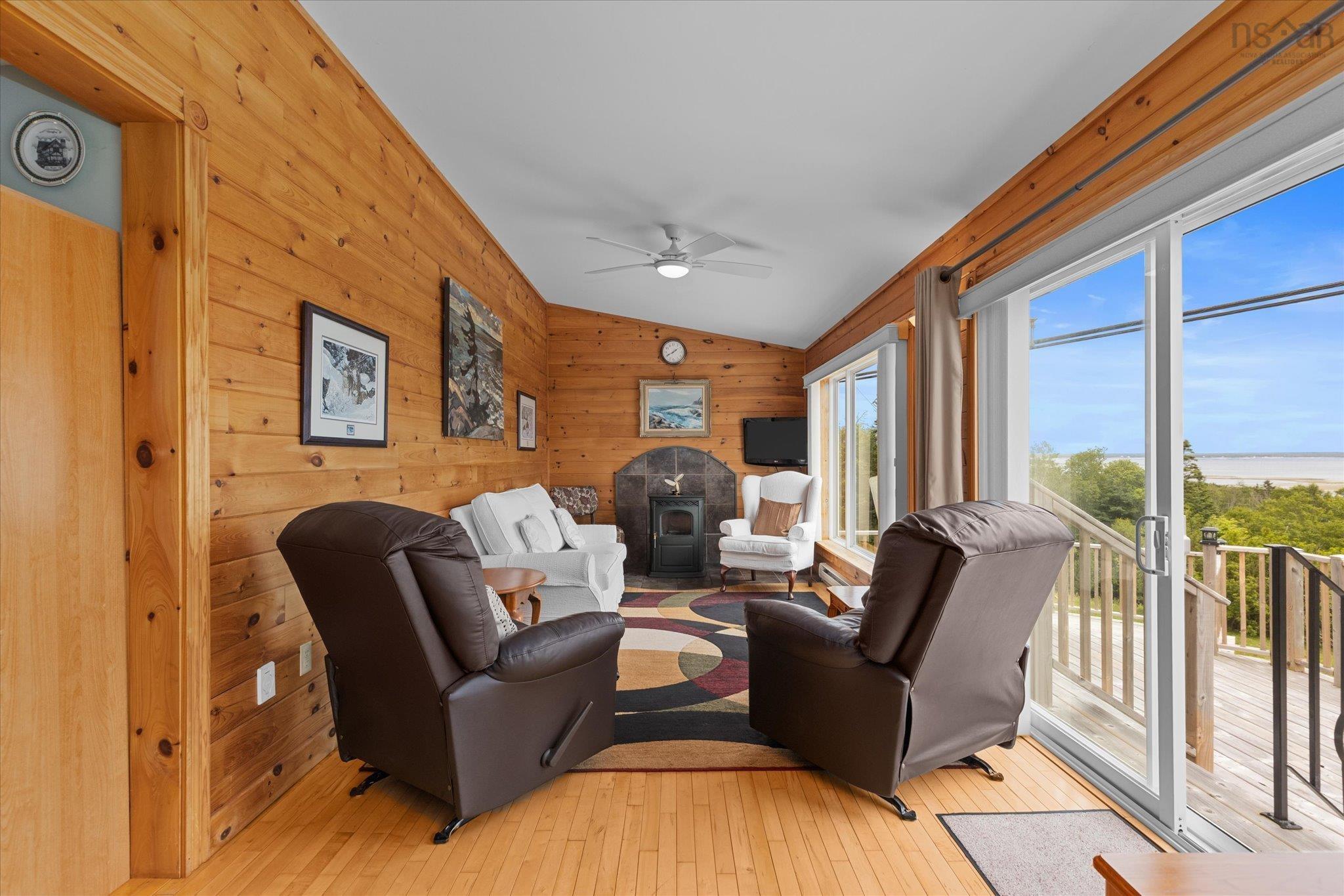 $575,000.00: 3384 Sandy Point Road, Jordan Bay