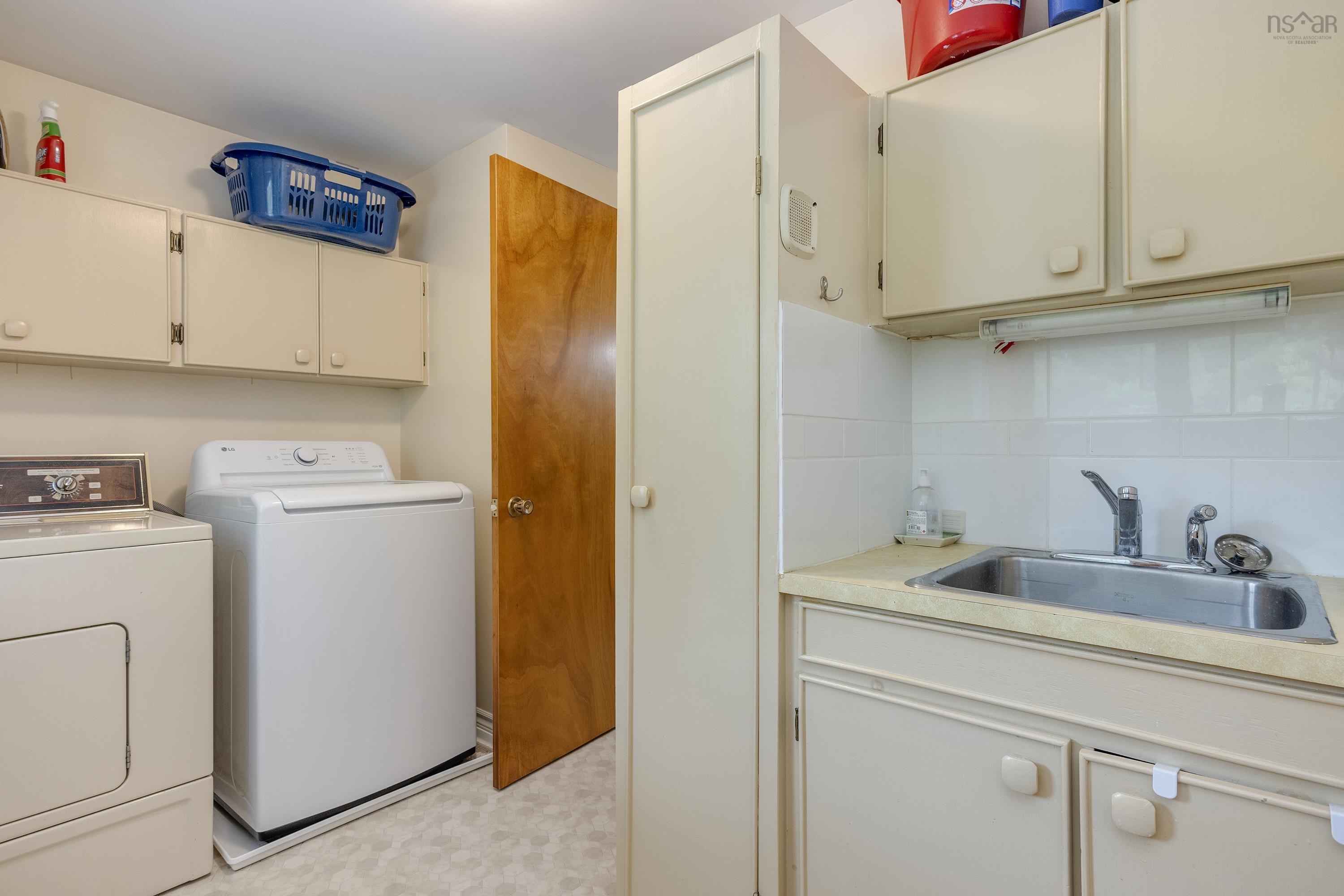 $349,900.00: 1082 Sandy Court Court, Aylesford