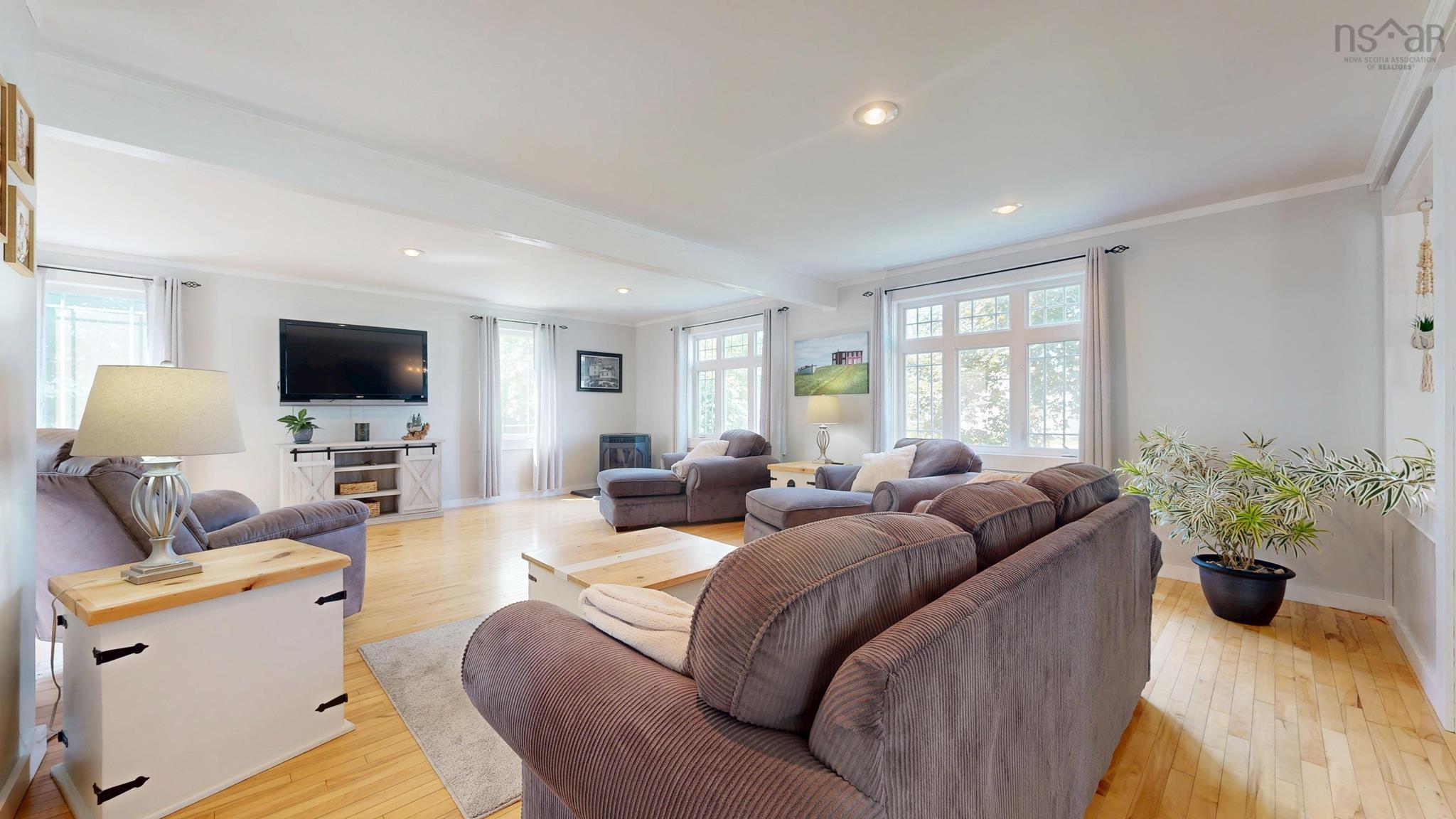 $439,000.00: 36 North Street, Lockeport