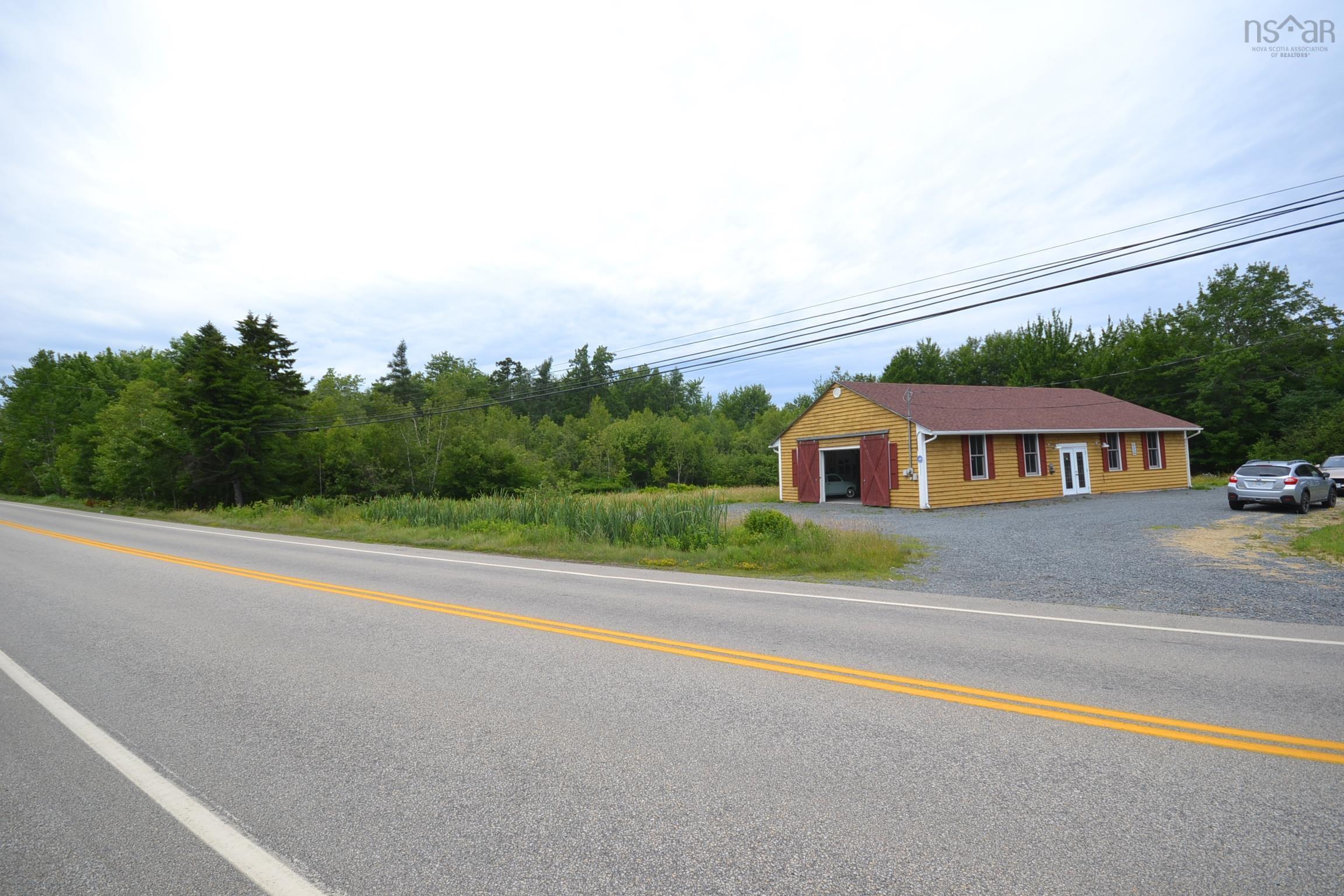 $795,000.00: 11210 + 11222 Highway 3, Centre