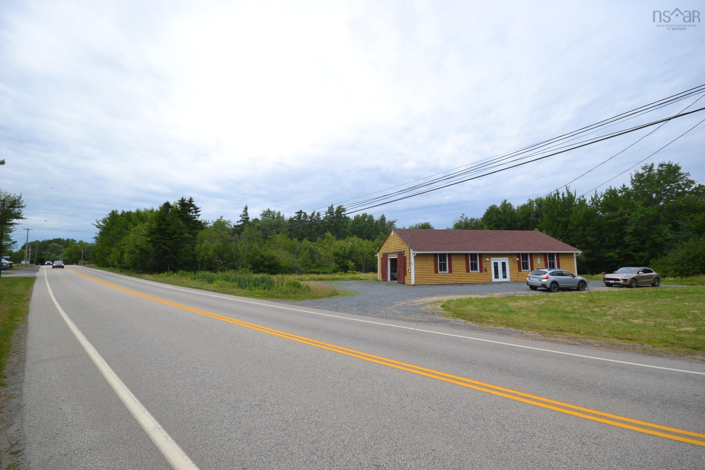 $795,000.00: 11210 + 11222 Highway 3, Centre