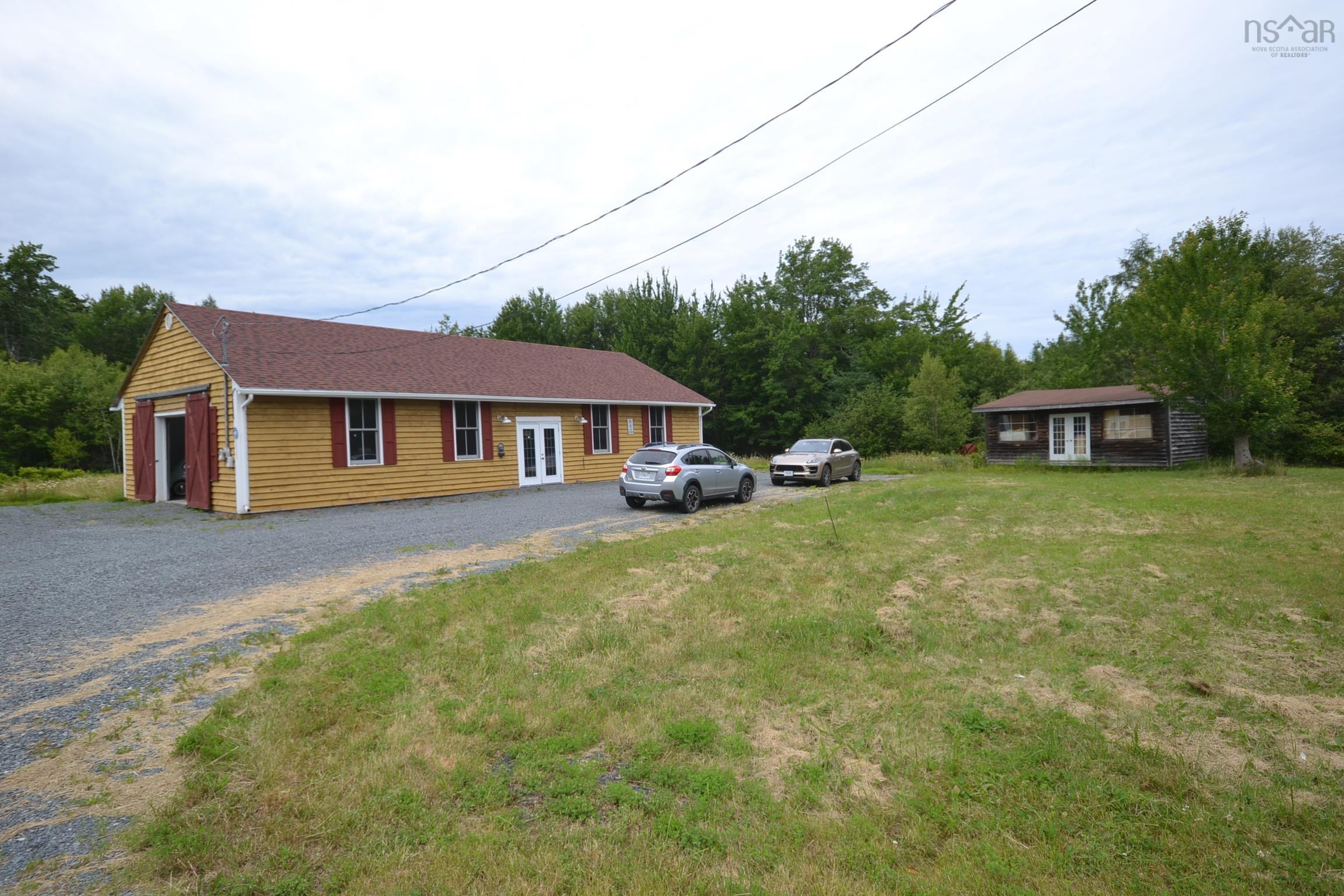 $795,000.00: 11210 + 11222 Highway 3, Centre