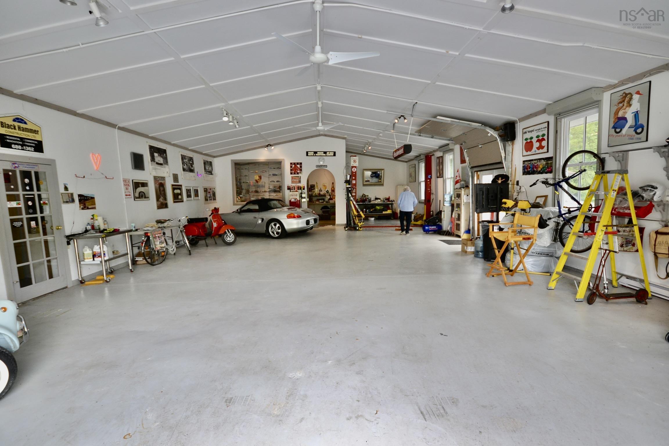 $795,000.00: 11210 + 11222 Highway 3, Centre