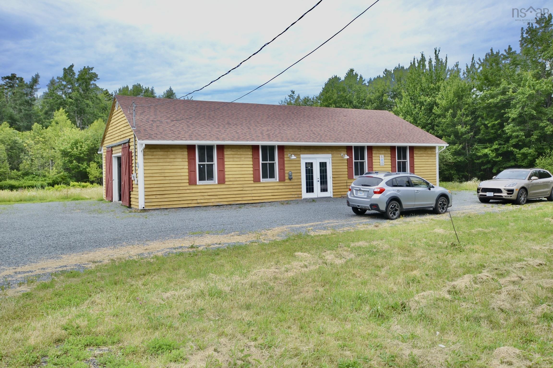 $795,000.00: 11210 + 11222 Highway 3, Centre