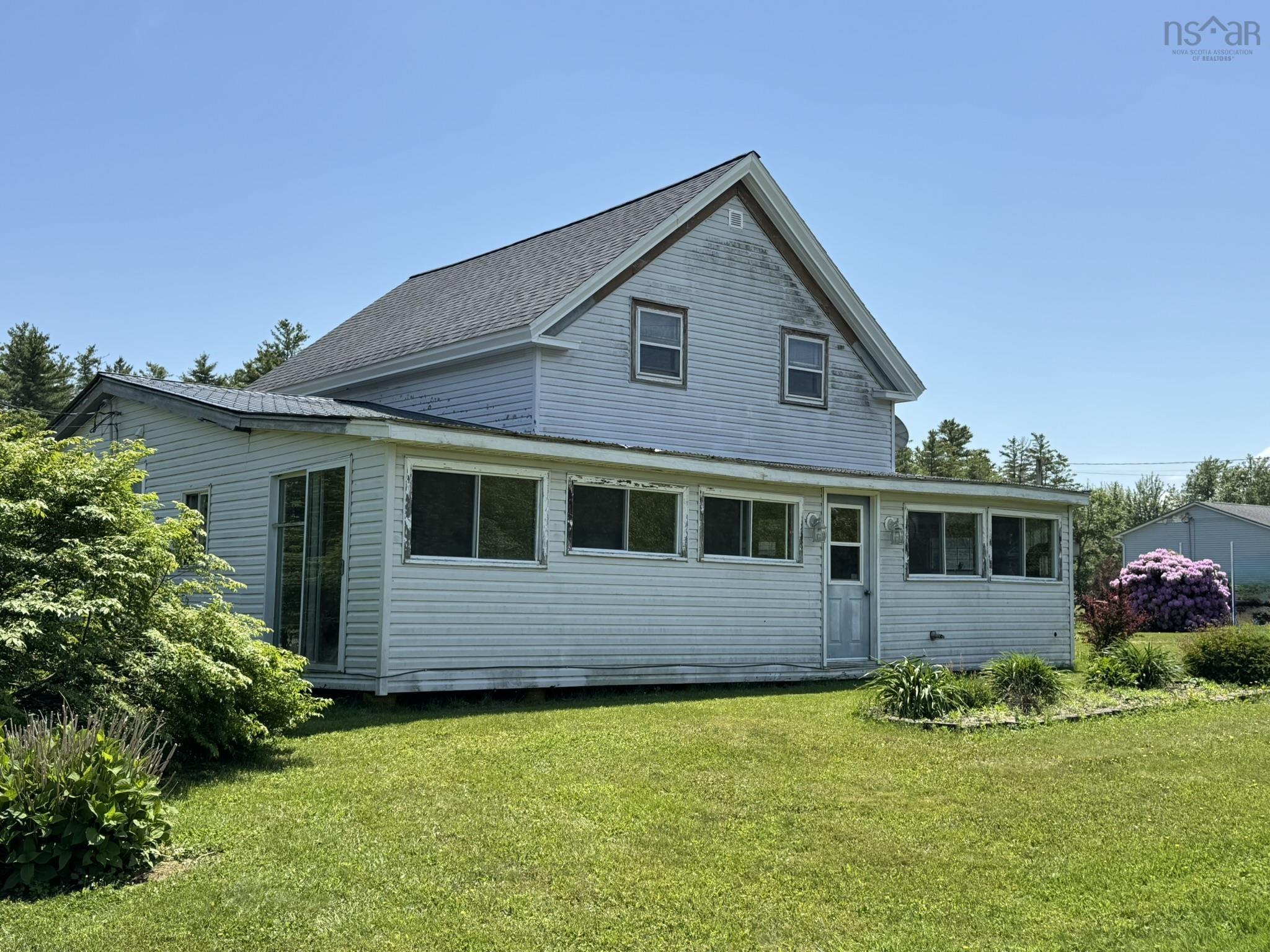 $194,900.00: 185 West Caledonia Road, Caledonia