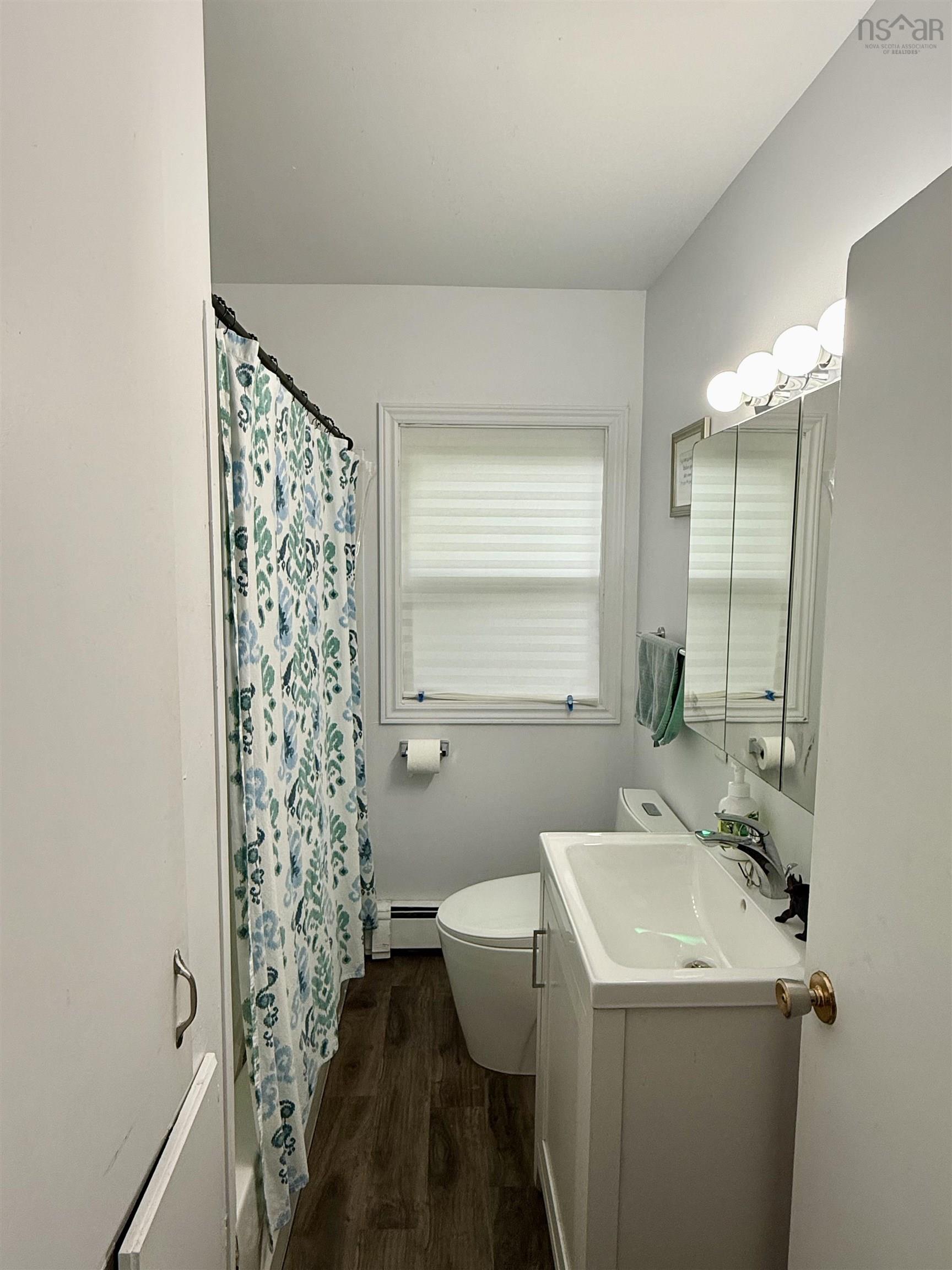 $519,900.00: 536 - 538 Rocky Lake Drive, Bedford