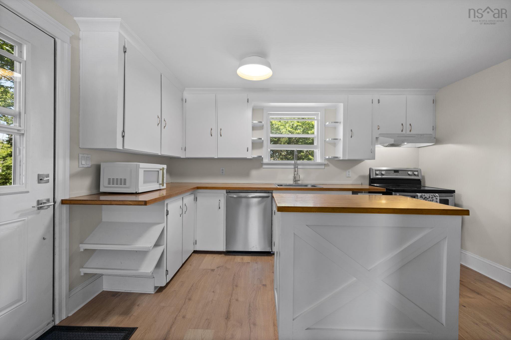 $319,900.00: 13278 Highway 7, Ship Harbour