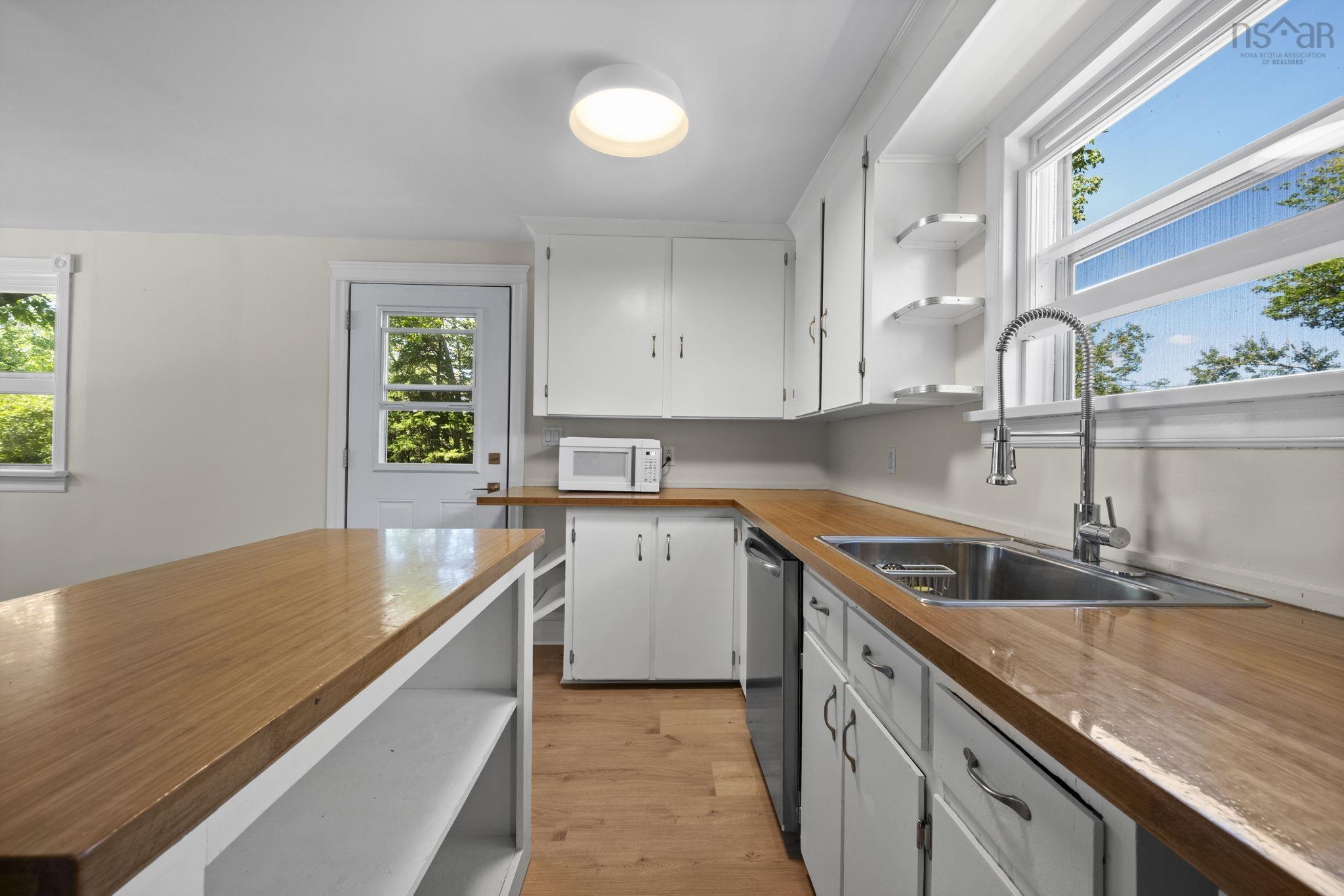 $319,900.00: 13278 Highway 7, Ship Harbour