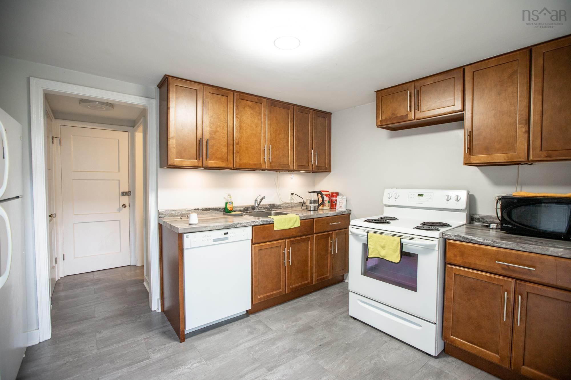 $725,000.00: 2 Rodney Terrace, Dartmouth