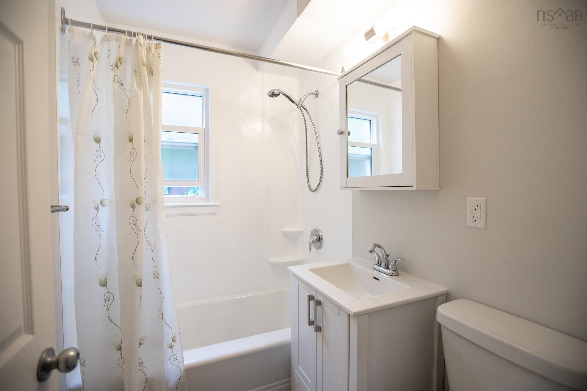 $725,000.00: 2 Rodney Terrace, Dartmouth