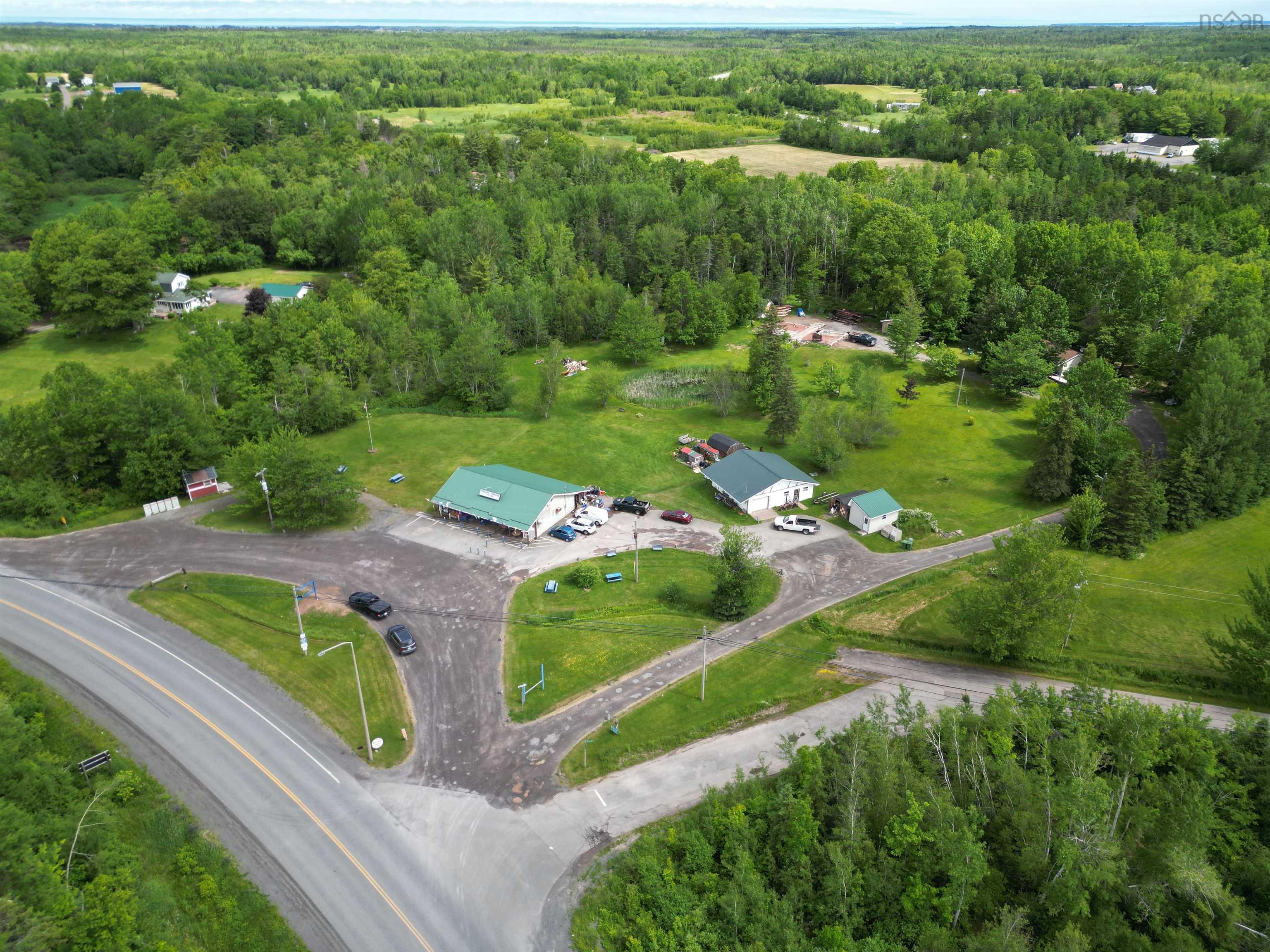 $799,000.00: 8139 Highway 6, Haliburton
