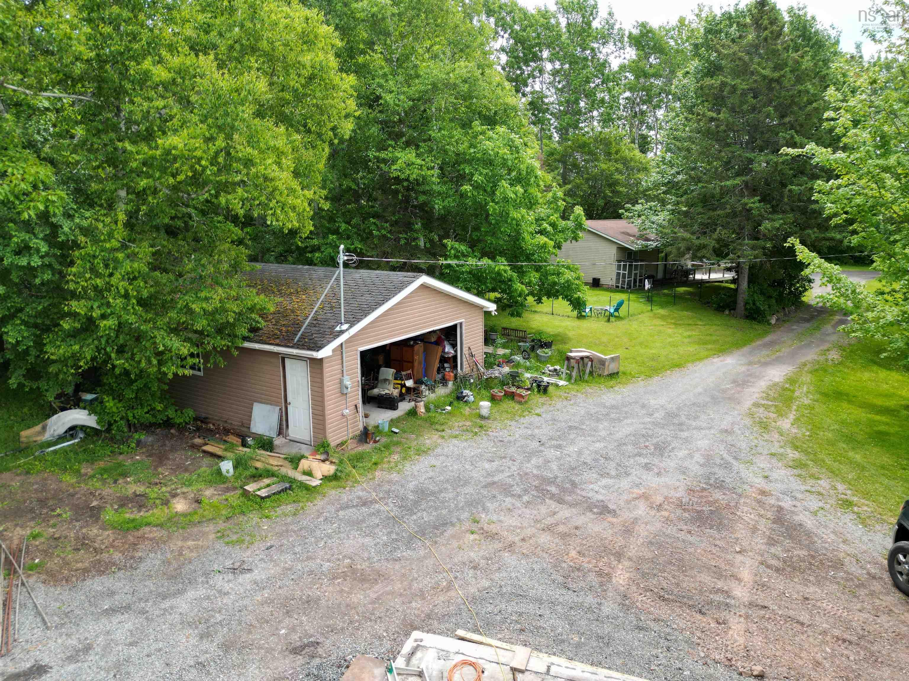 $799,000.00: 8139 Highway 6, Haliburton