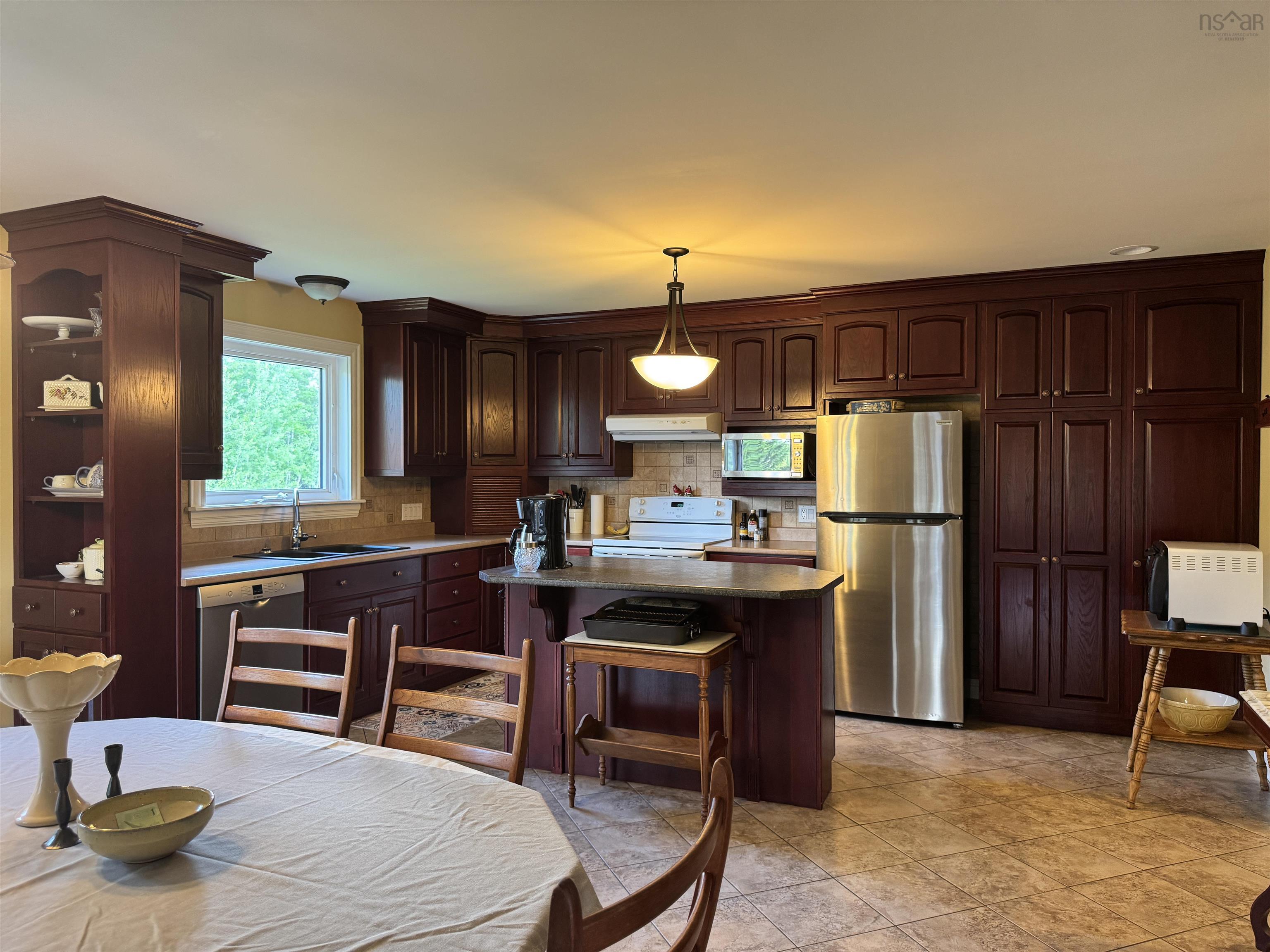 $660,000.00: 21 Barclay Ridge Crescent, Lyons Brook
