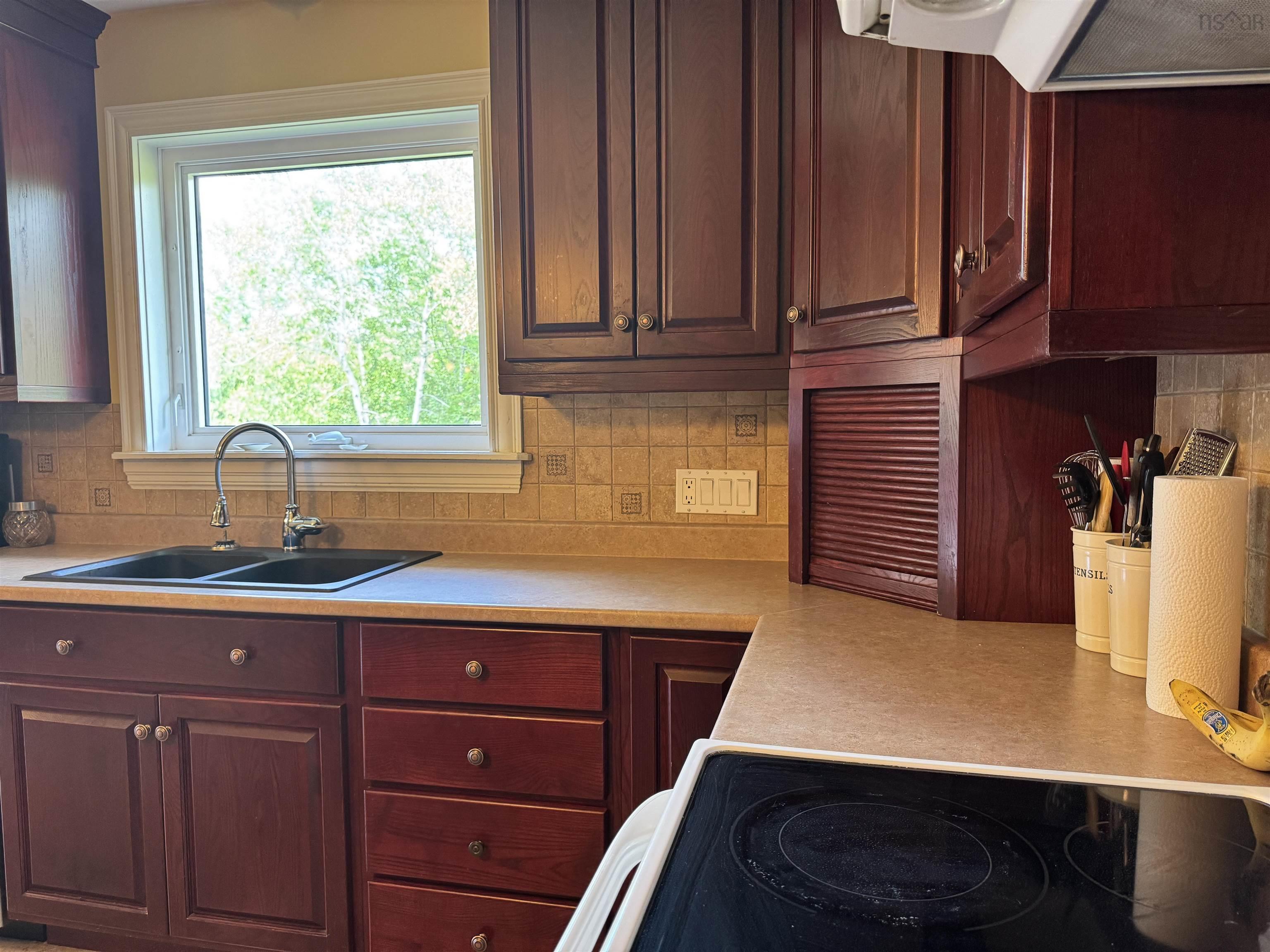 $660,000.00: 21 Barclay Ridge Crescent, Lyons Brook