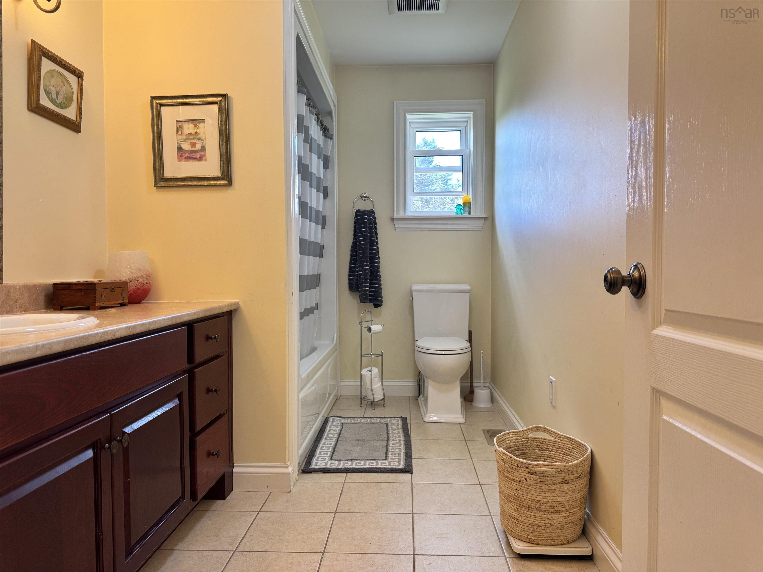 $660,000.00: 21 Barclay Ridge Crescent, Lyons Brook