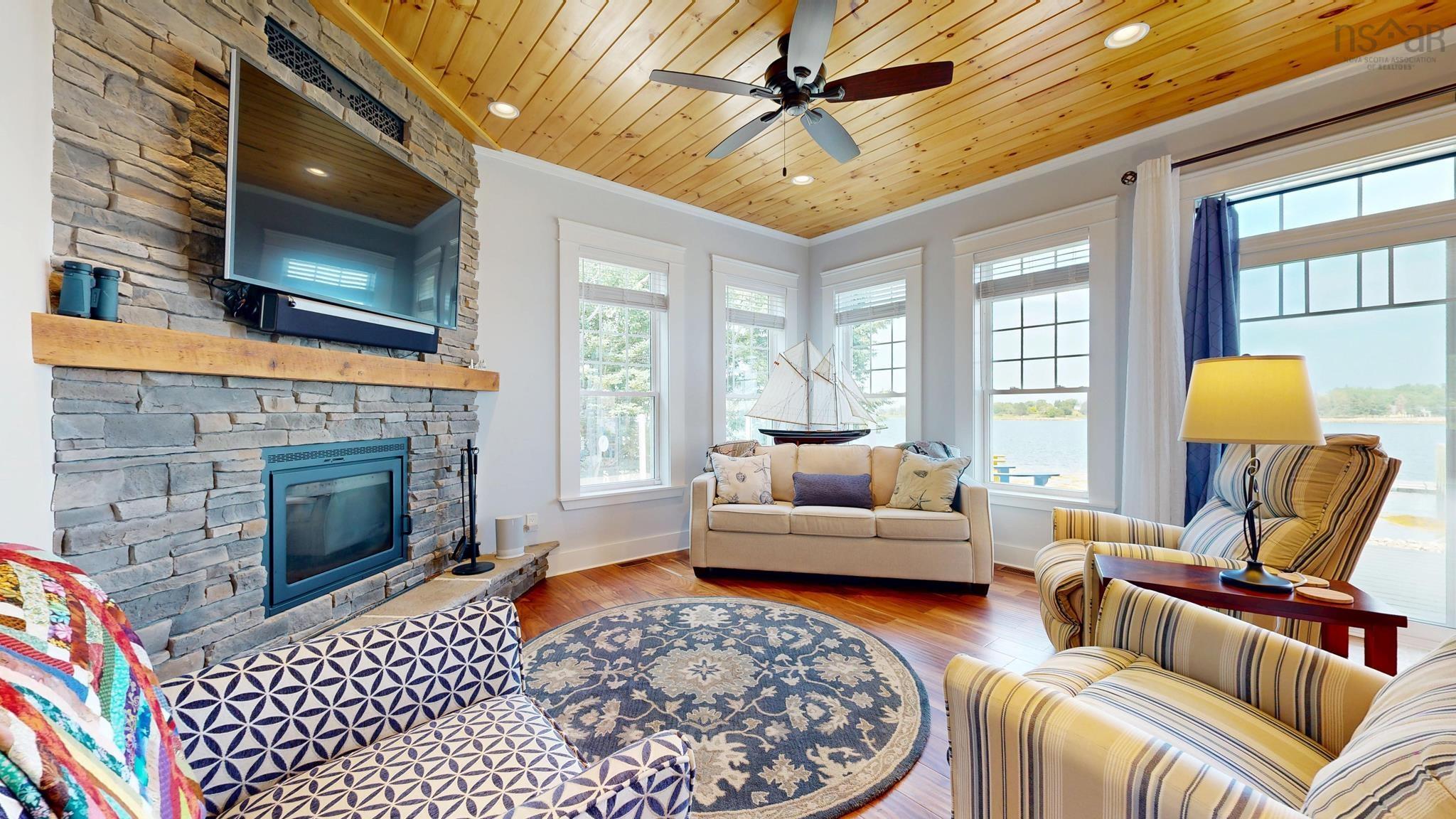 $1,275,000.00: 15 MacLellan Lane, Martins River