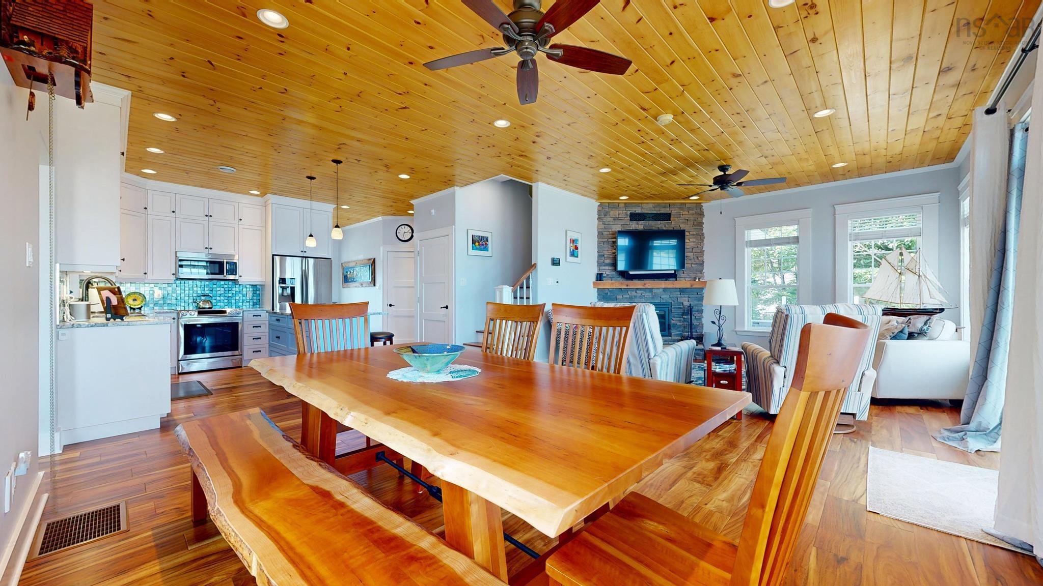 $1,275,000.00: 15 MacLellan Lane, Martins River