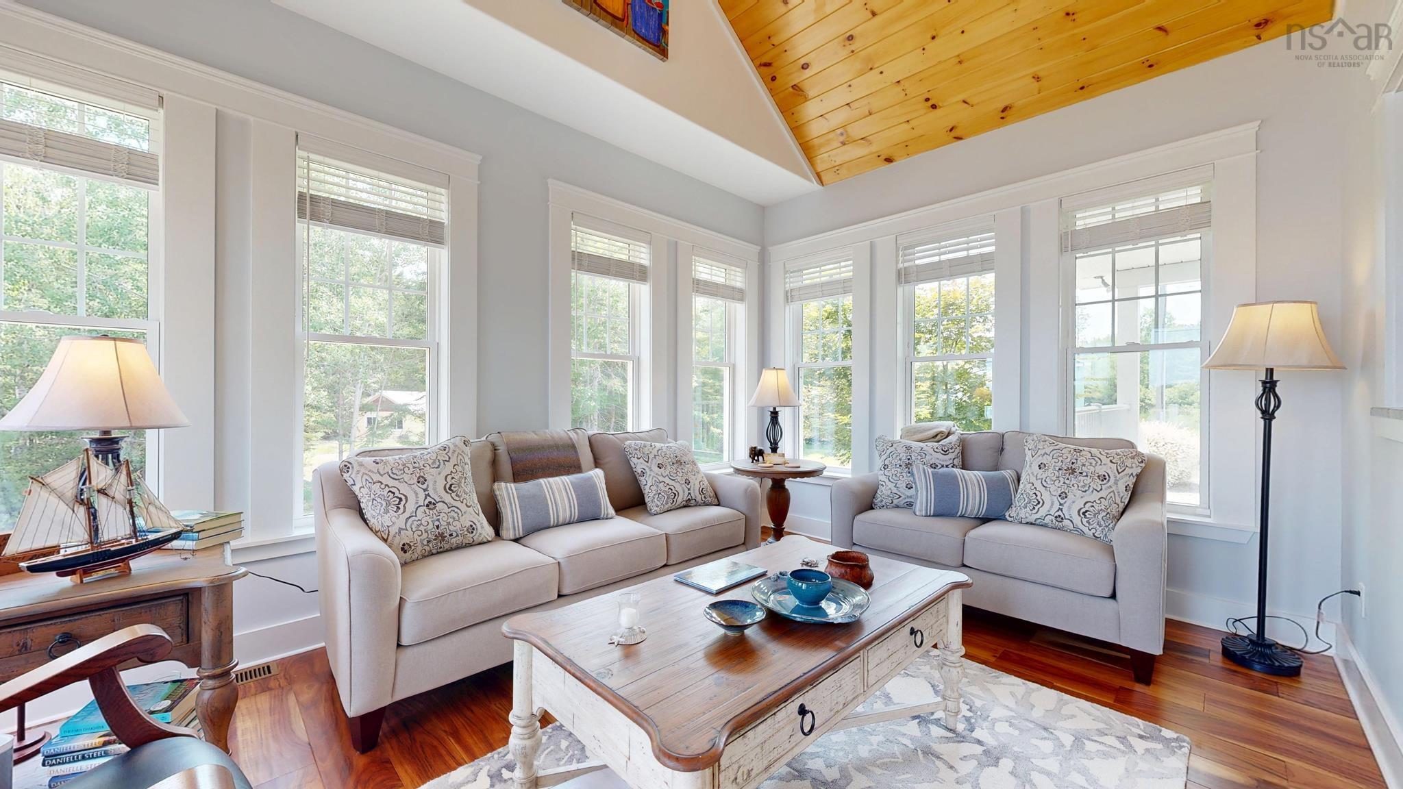 $1,275,000.00: 15 MacLellan Lane, Martins River