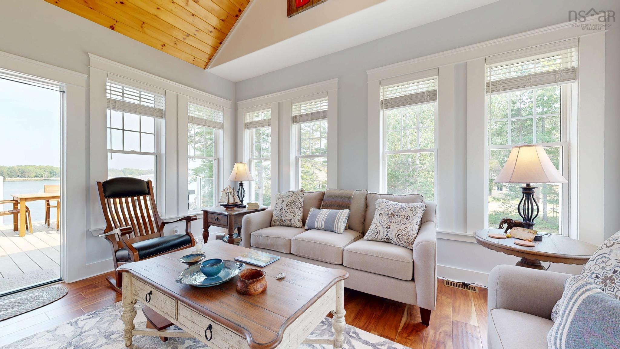 $1,275,000.00: 15 MacLellan Lane, Martins River