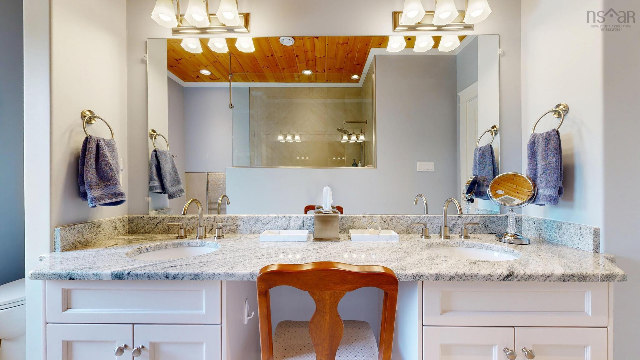 $1,275,000.00: 15 MacLellan Lane, Martins River