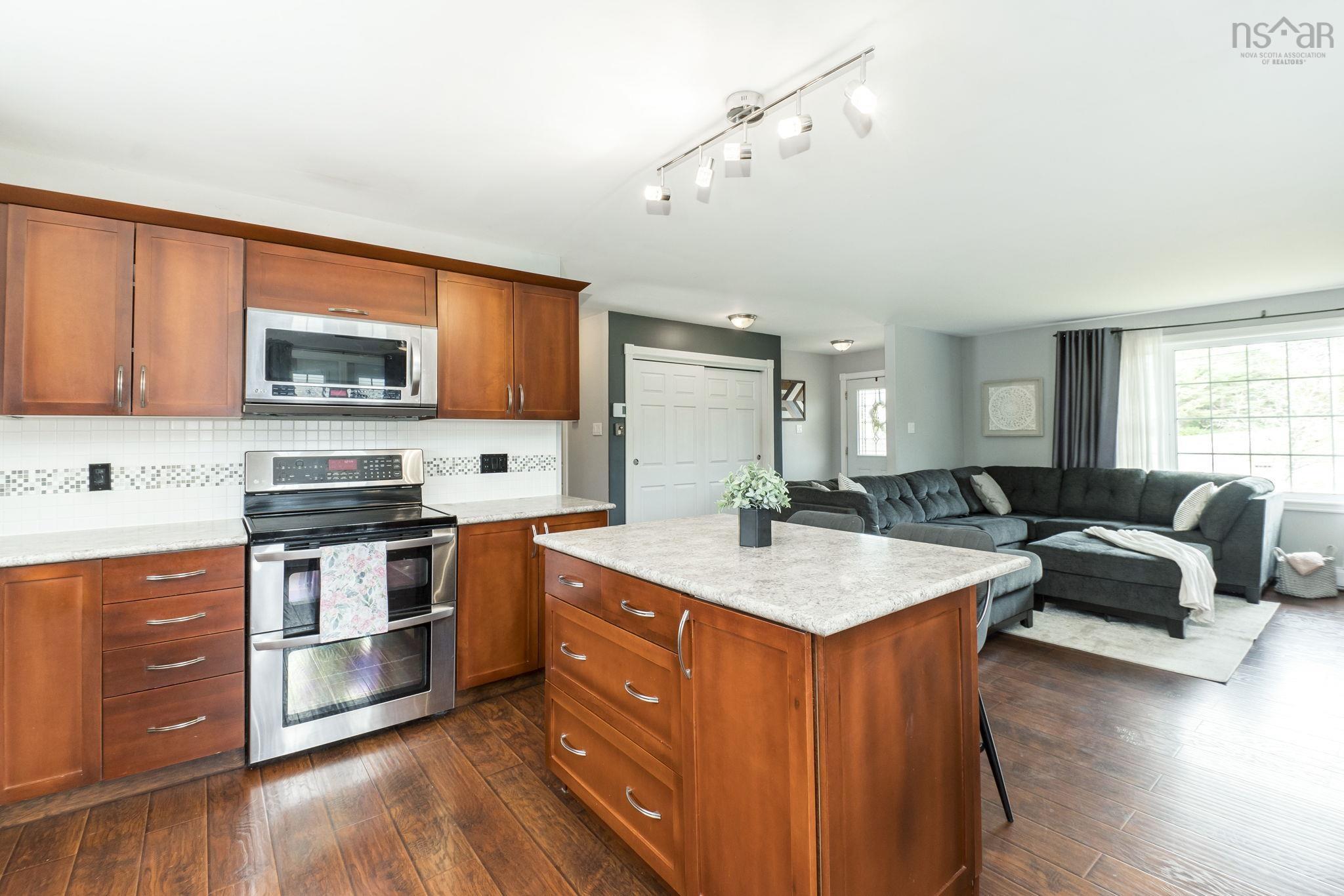 $619,900.00: 1389 Highway 2, Lantz