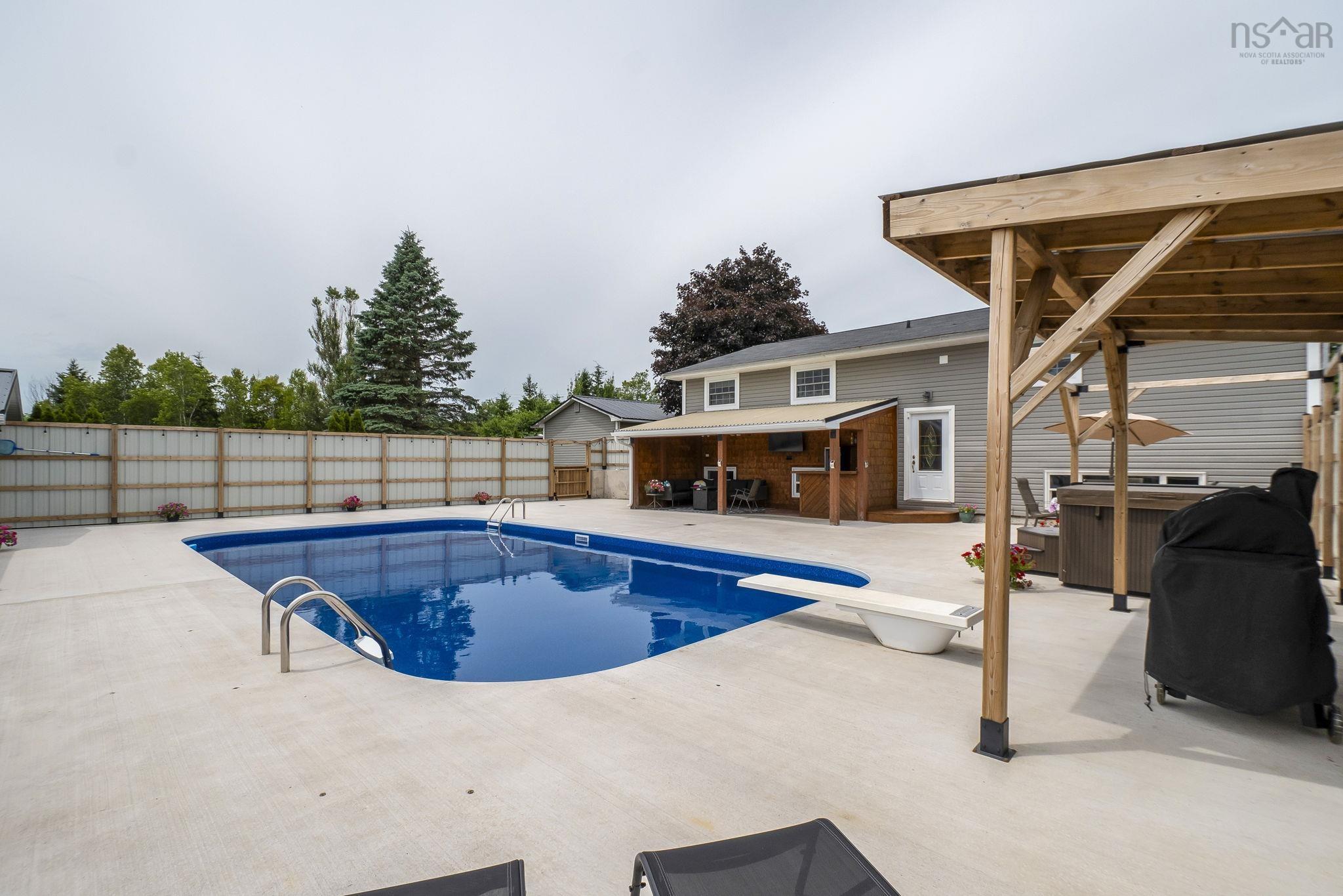 $619,900.00: 1389 Highway 2, Lantz