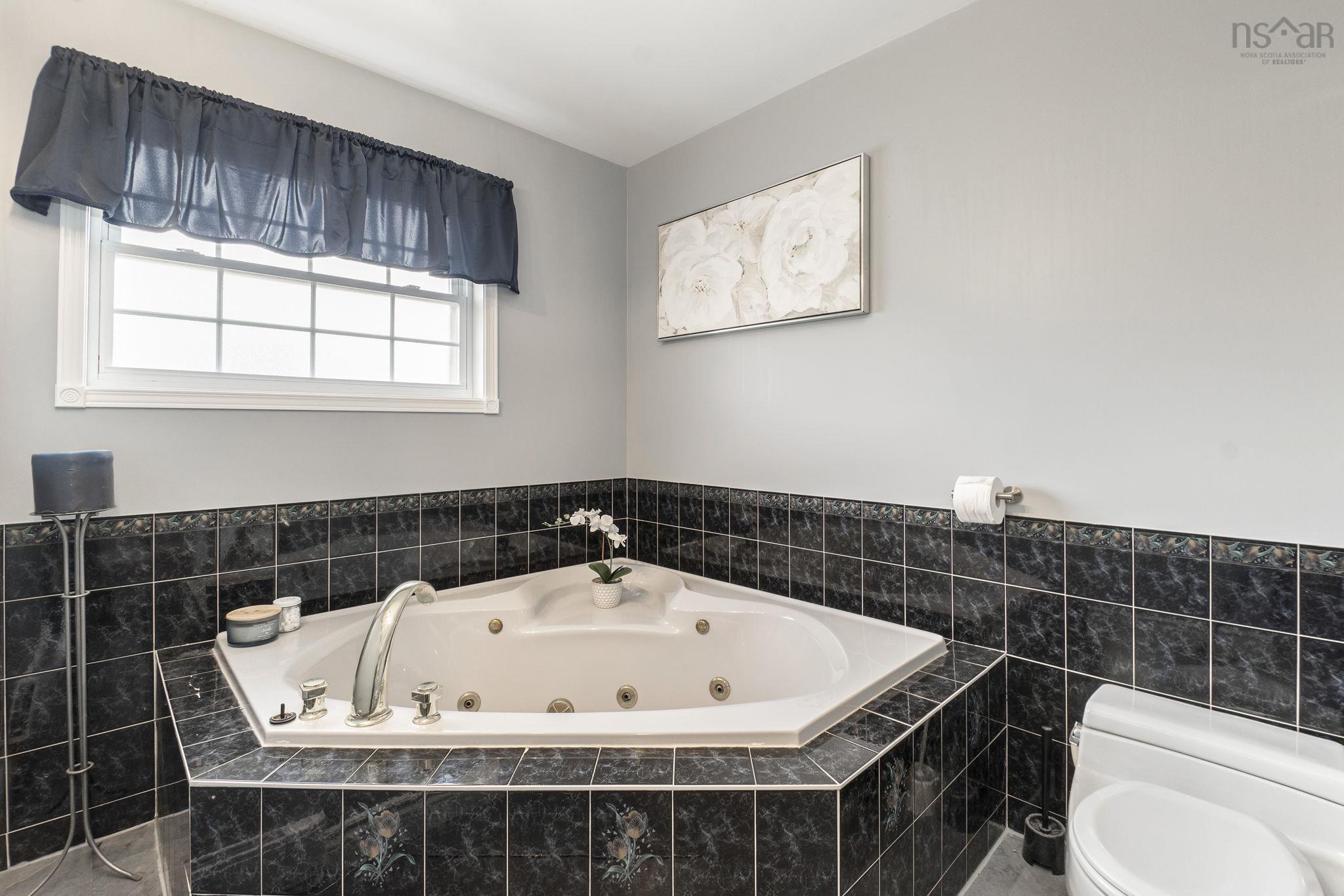 $619,900.00: 1389 Highway 2, Lantz