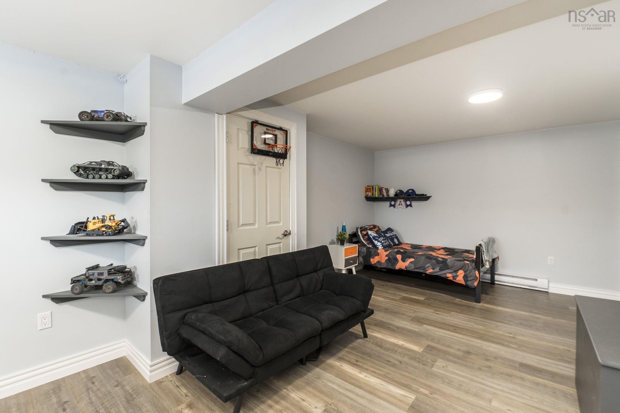 $619,900.00: 1389 Highway 2, Lantz