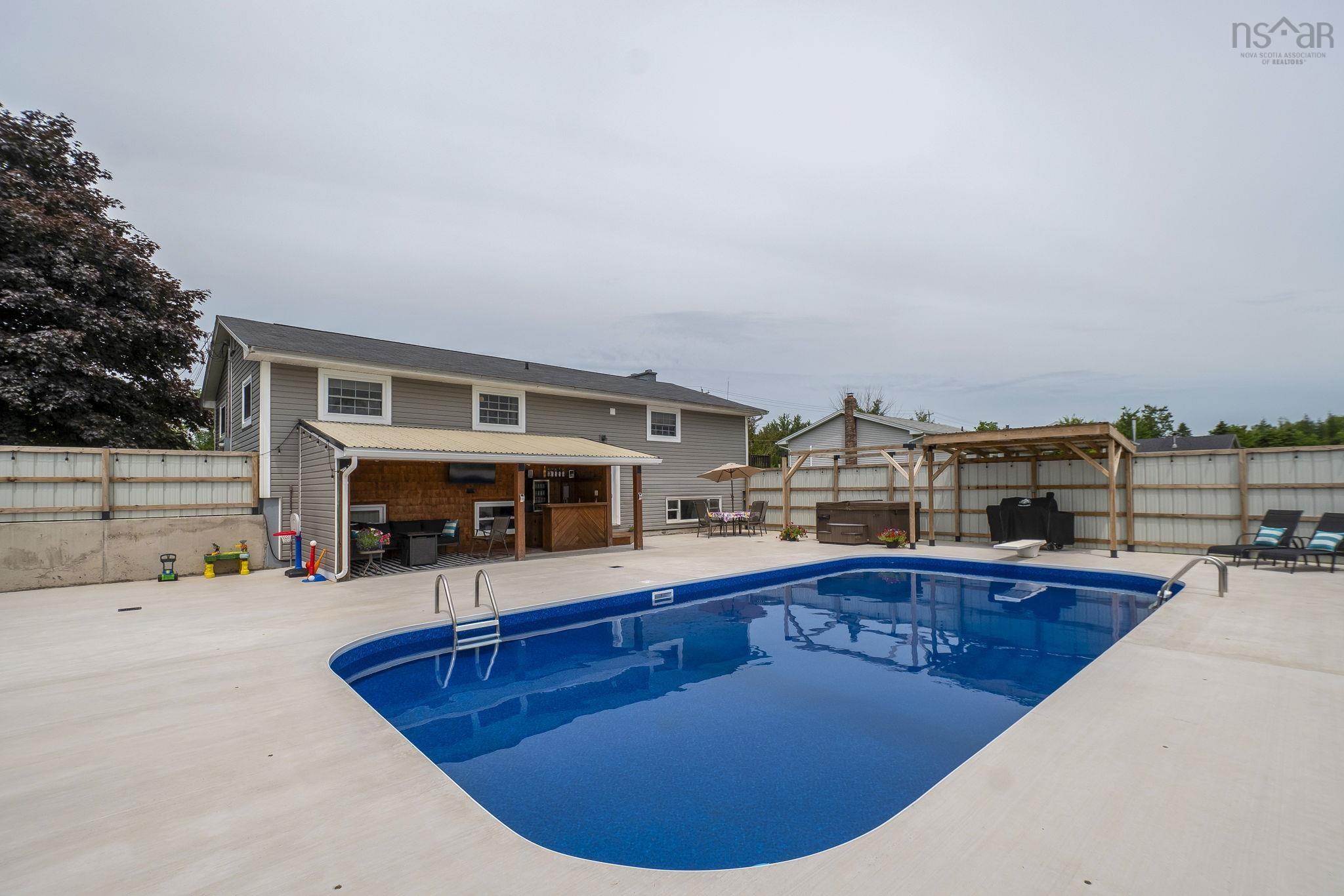 $619,900.00: 1389 Highway 2, Lantz