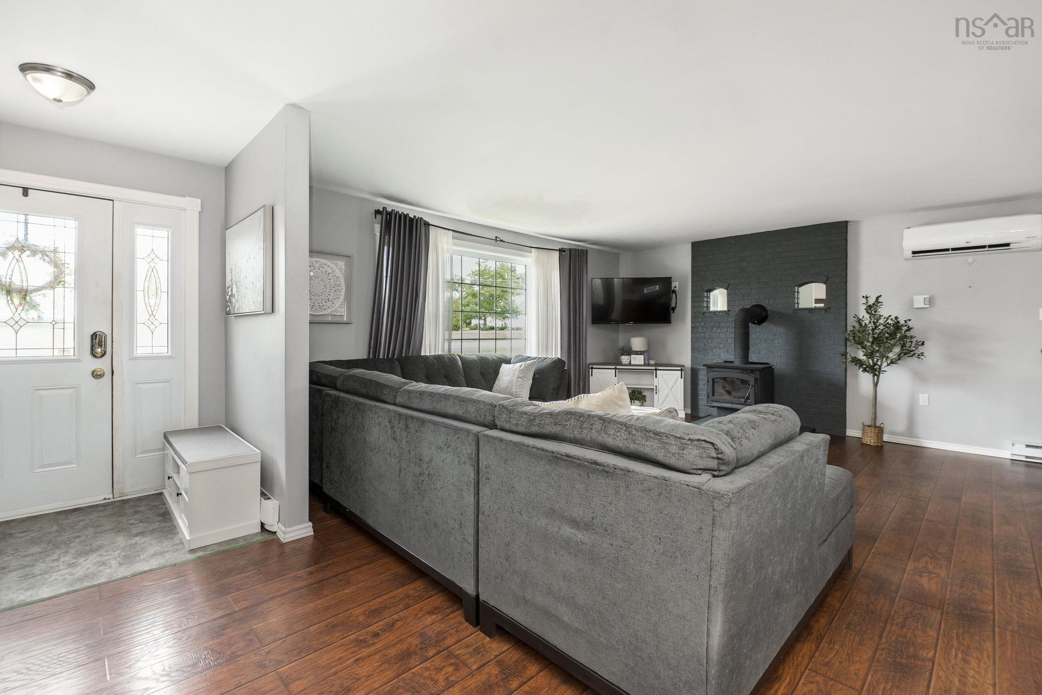 $619,900.00: 1389 Highway 2, Lantz