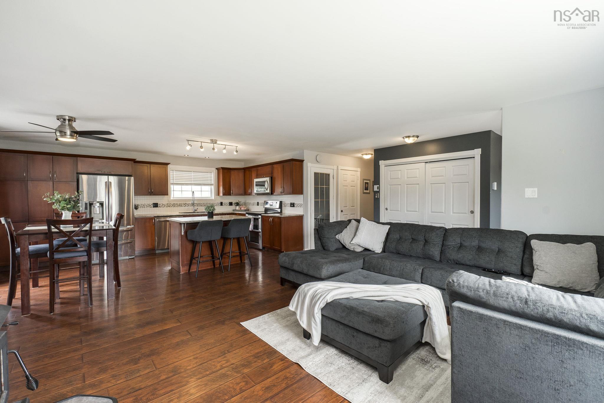 $619,900.00: 1389 Highway 2, Lantz