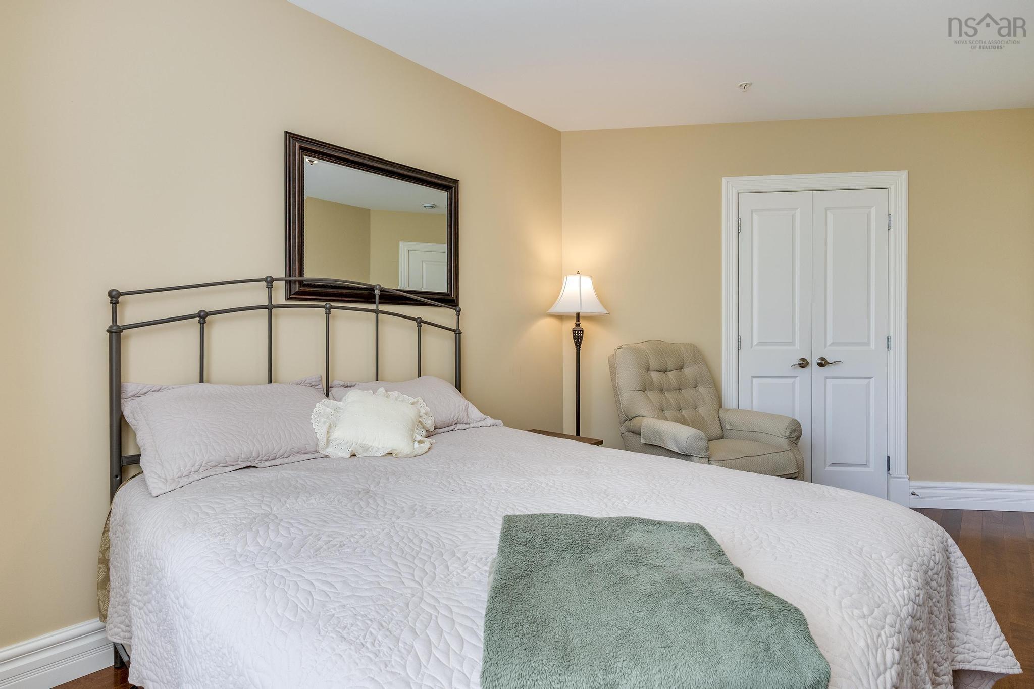 $585,000.00: 108 87 Pebblecreek Crescent, Portland Hills