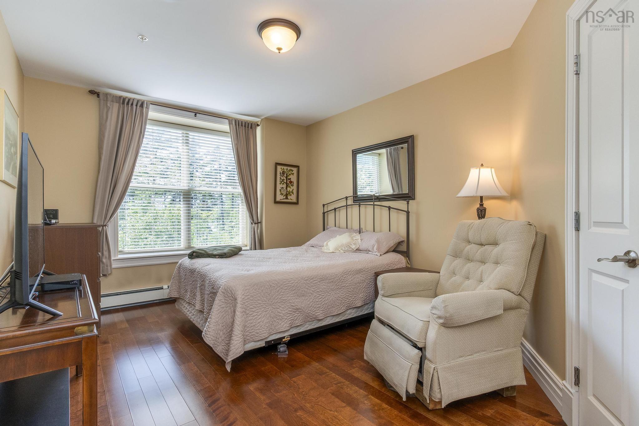 $585,000.00: 108 87 Pebblecreek Crescent, Portland Hills