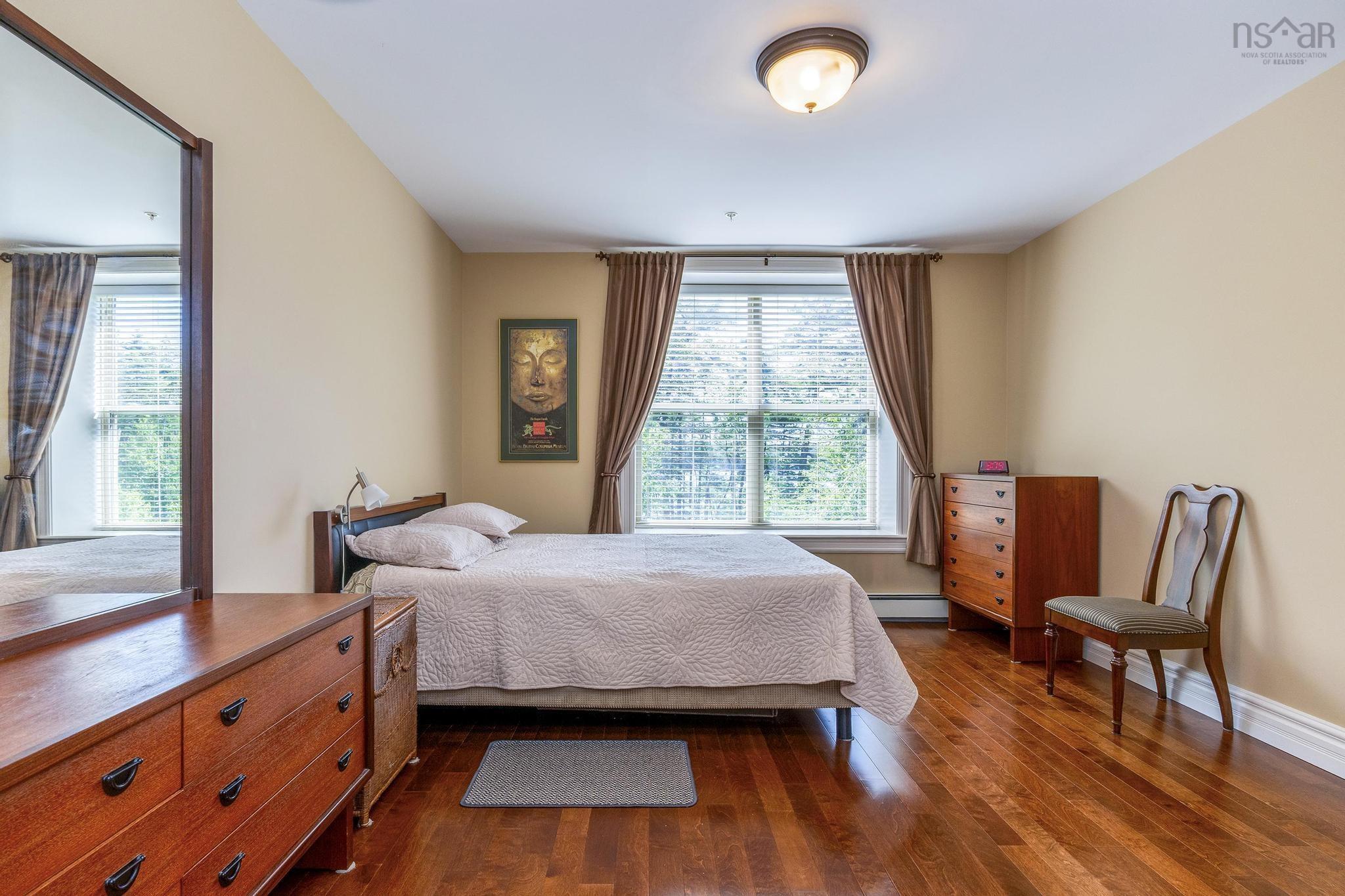 $585,000.00: 108 87 Pebblecreek Crescent, Portland Hills