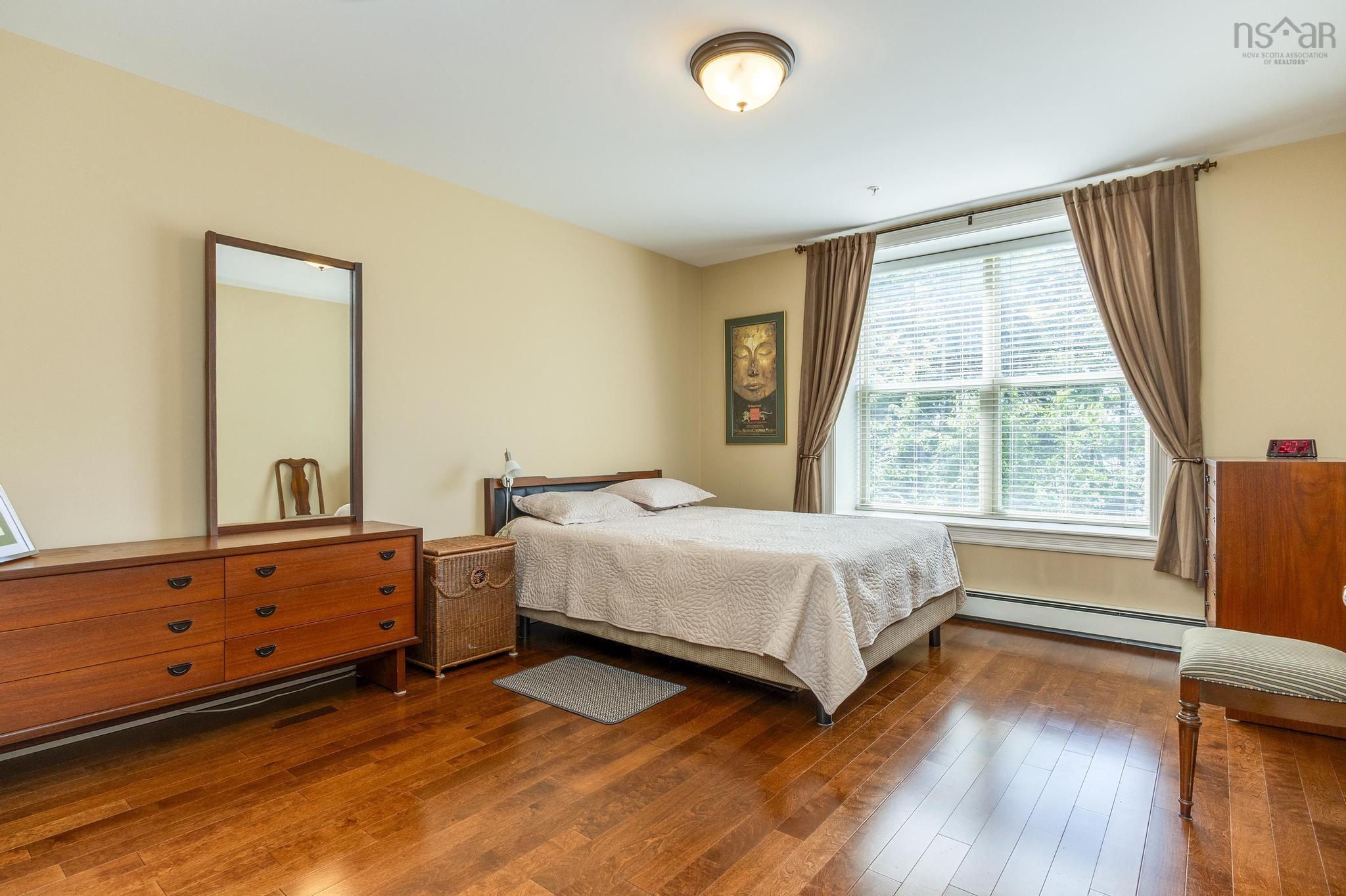 $585,000.00: 108 87 Pebblecreek Crescent, Portland Hills