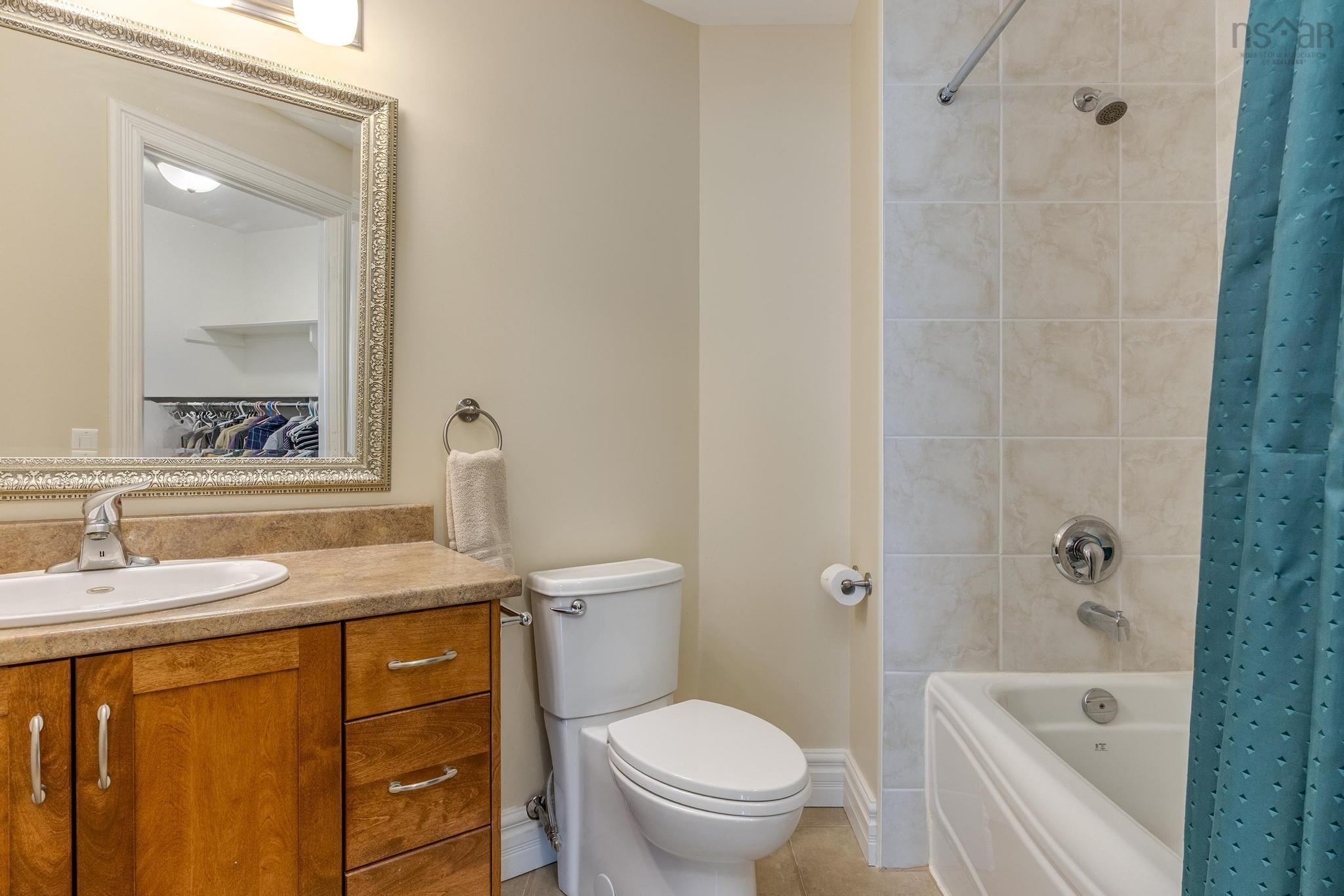 $585,000.00: 108 87 Pebblecreek Crescent, Portland Hills