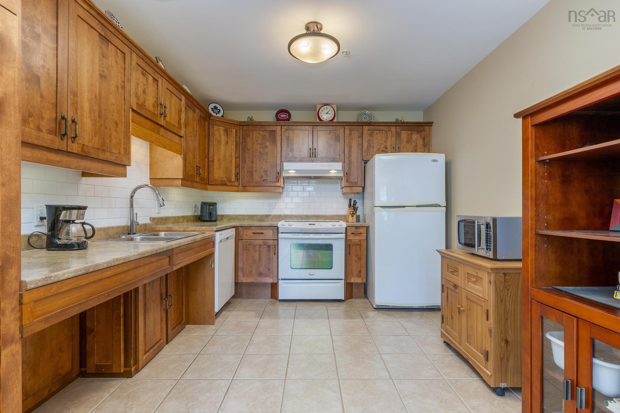 $585,000.00: 108 87 Pebblecreek Crescent, Portland Hills