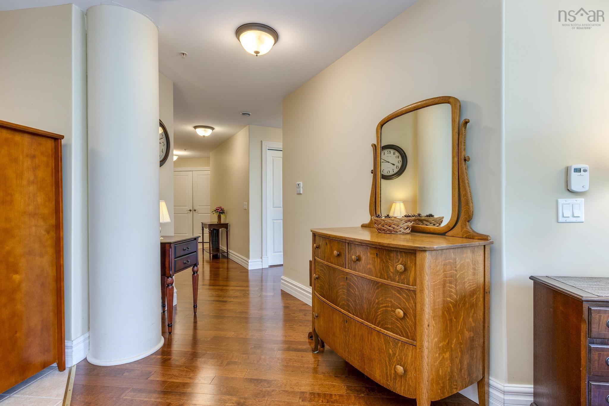 $585,000.00: 108 87 Pebblecreek Crescent, Portland Hills