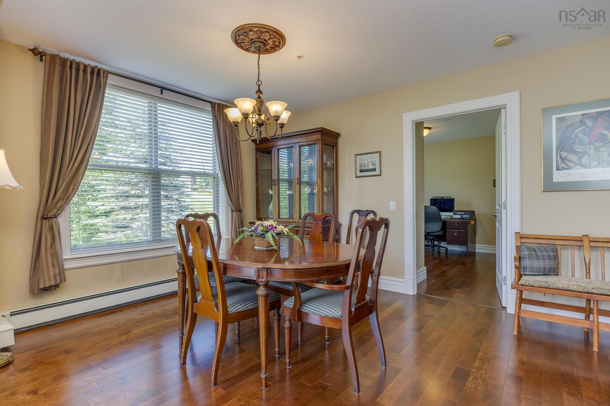 $585,000.00: 108 87 Pebblecreek Crescent, Portland Hills