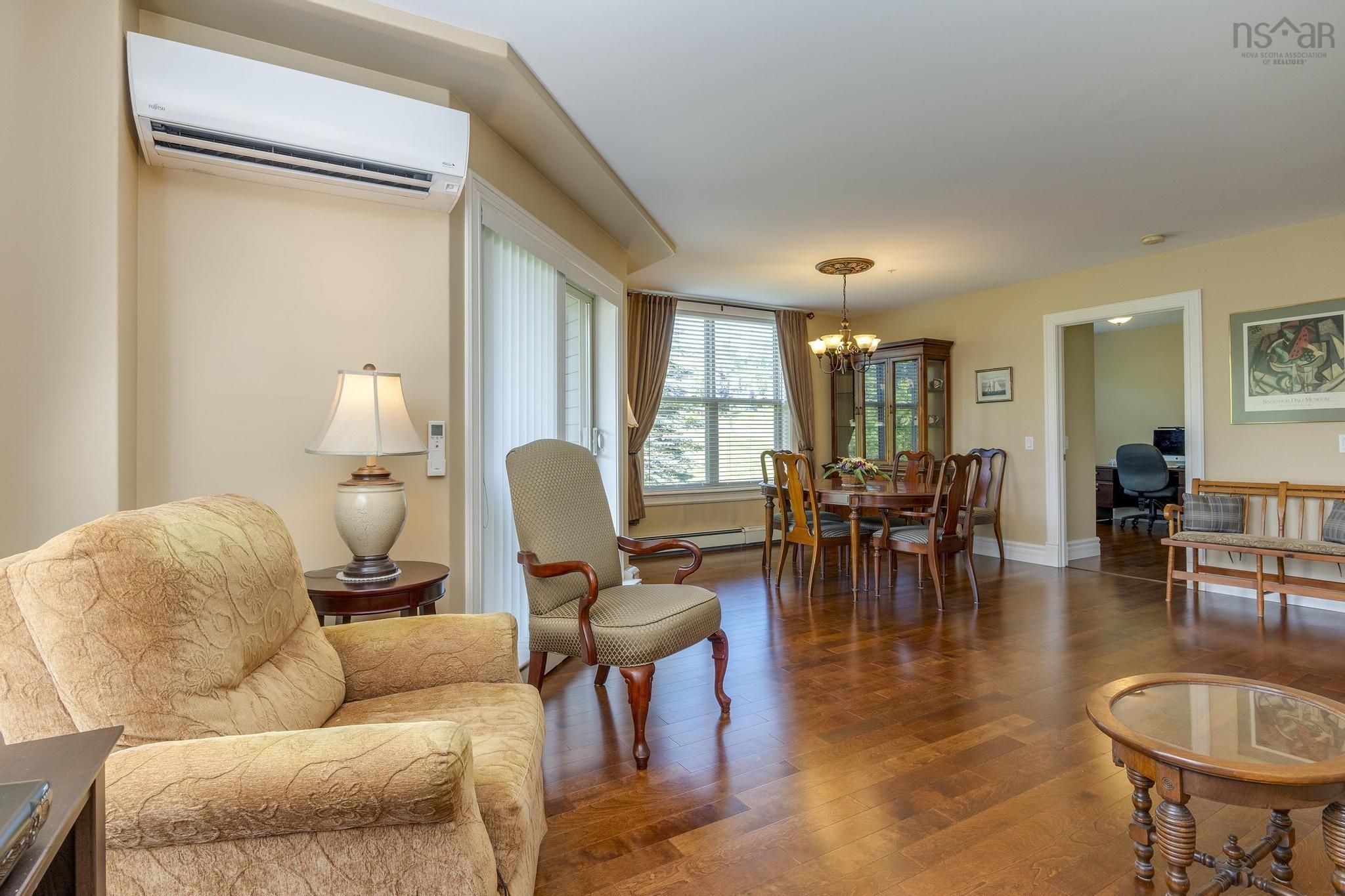 $585,000.00: 108 87 Pebblecreek Crescent, Portland Hills