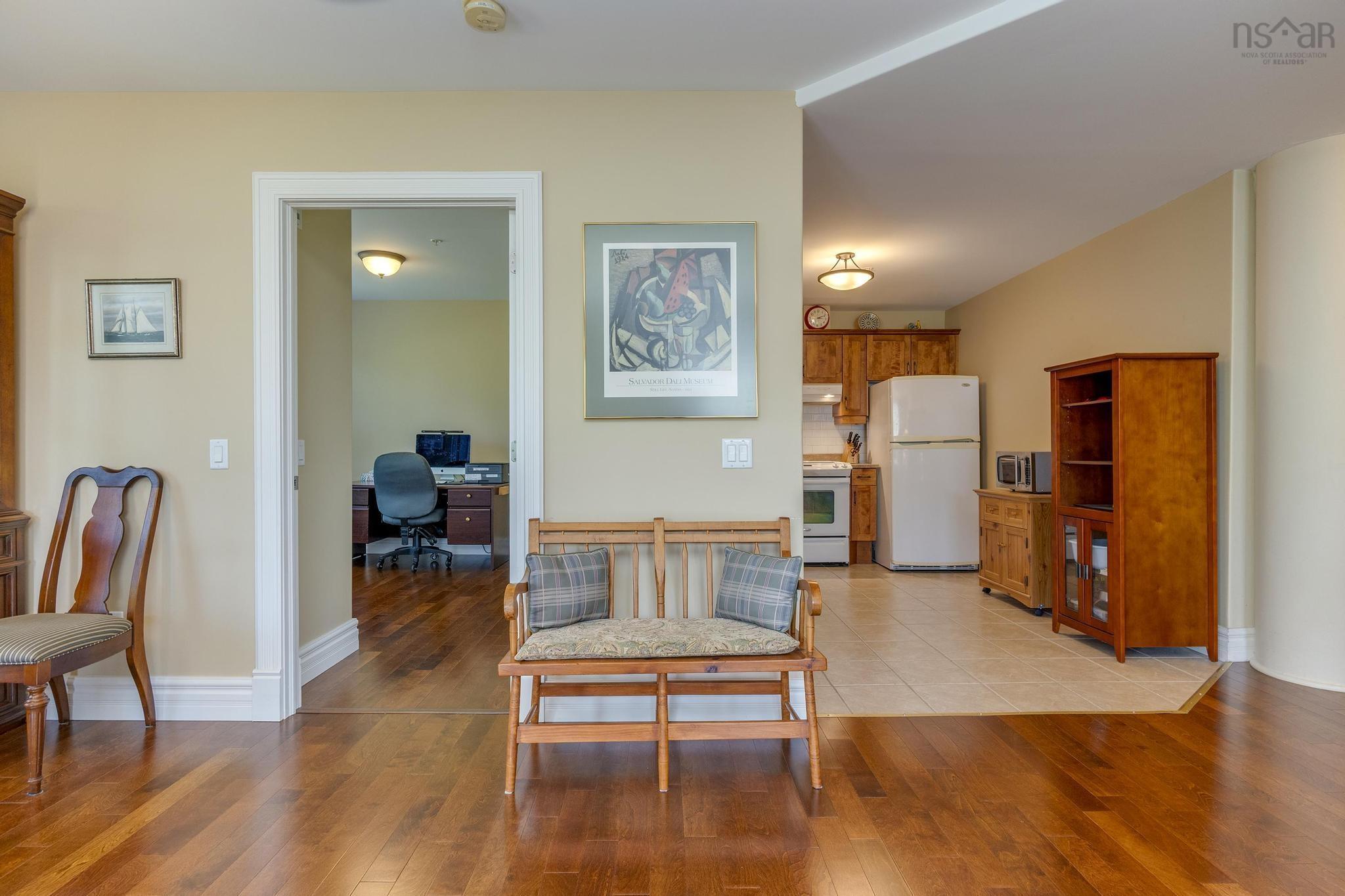 $585,000.00: 108 87 Pebblecreek Crescent, Portland Hills