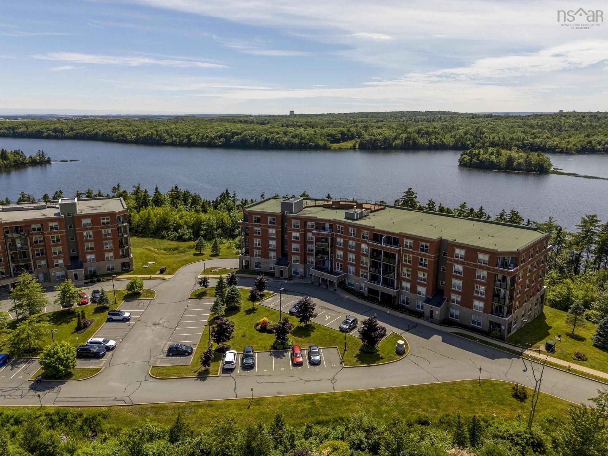 $585,000.00: 108 87 Pebblecreek Crescent, Portland Hills