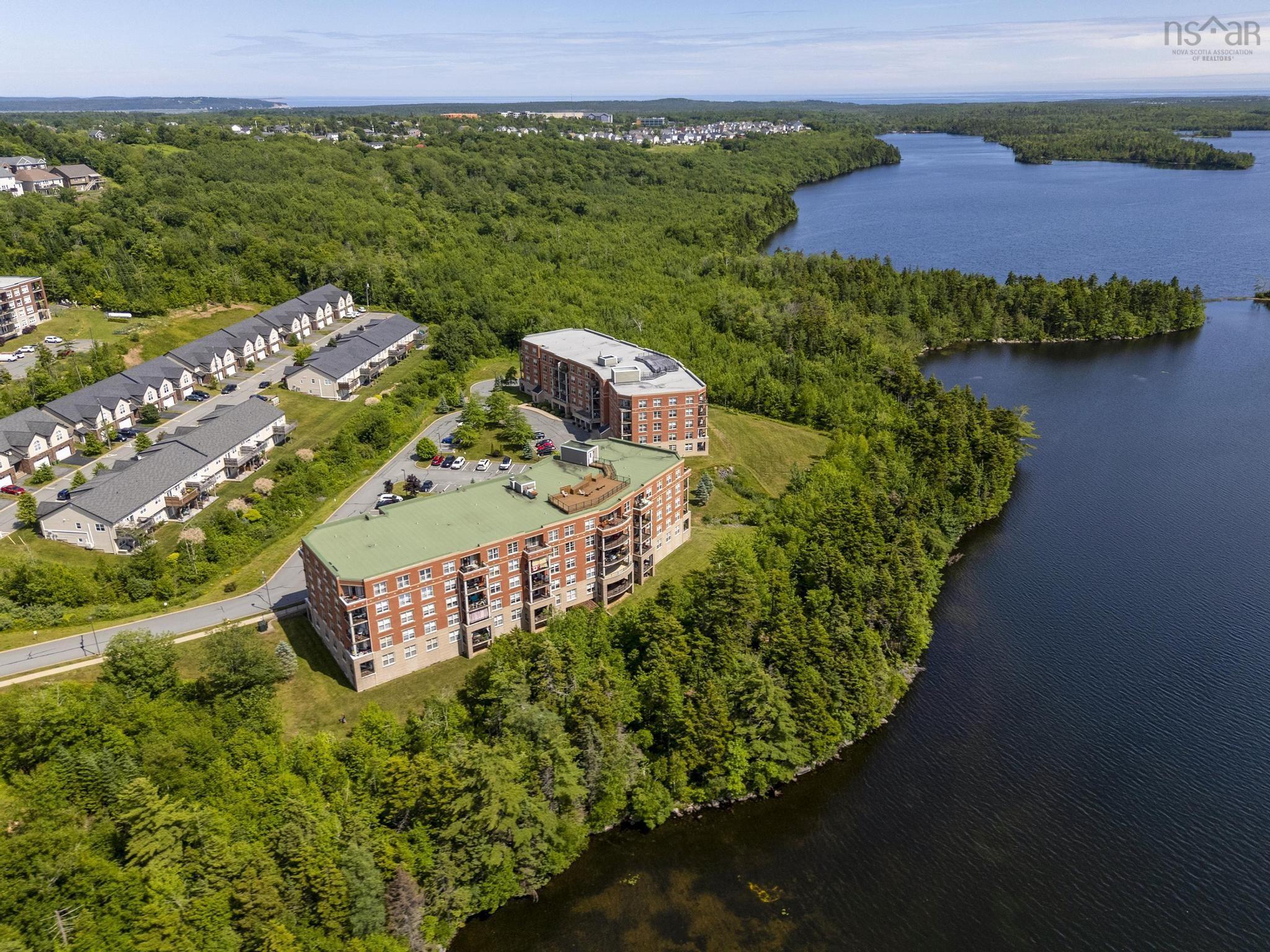 $585,000.00: 108 87 Pebblecreek Crescent, Portland Hills