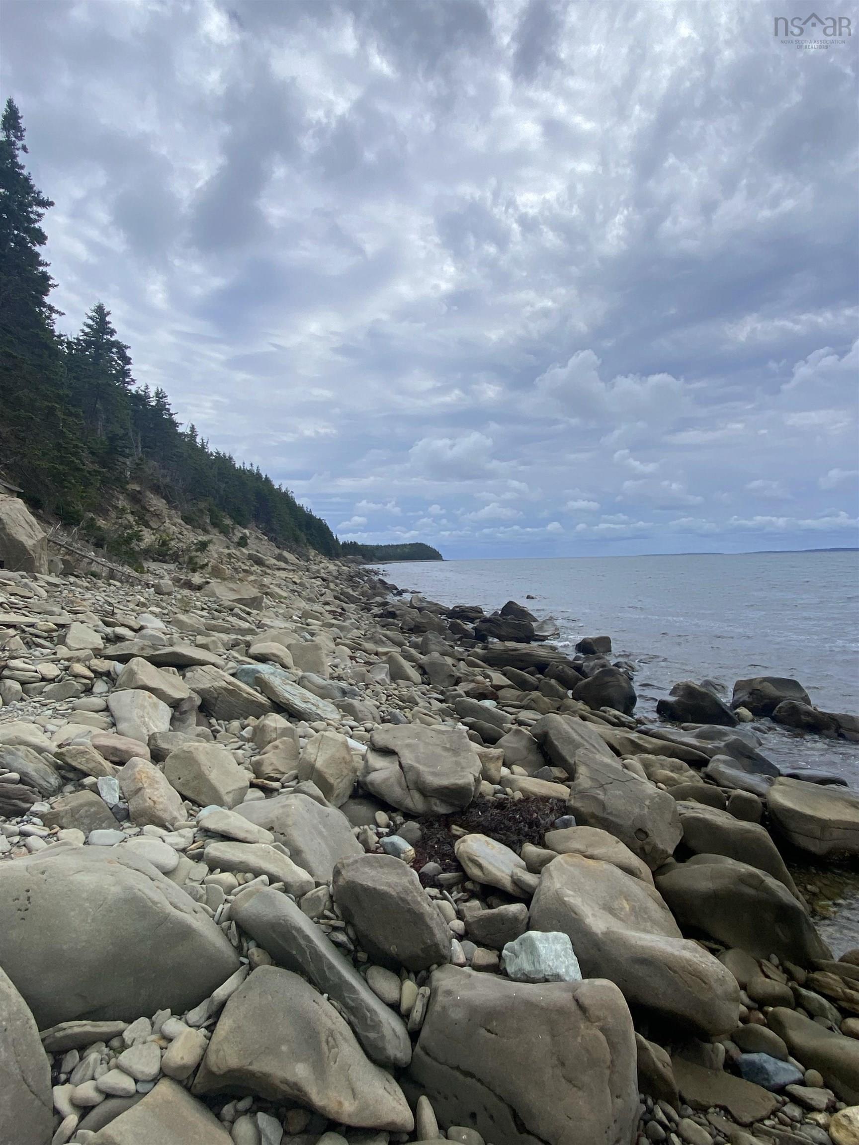 $129,000.00: 0 No. 255 Highway, Round Island