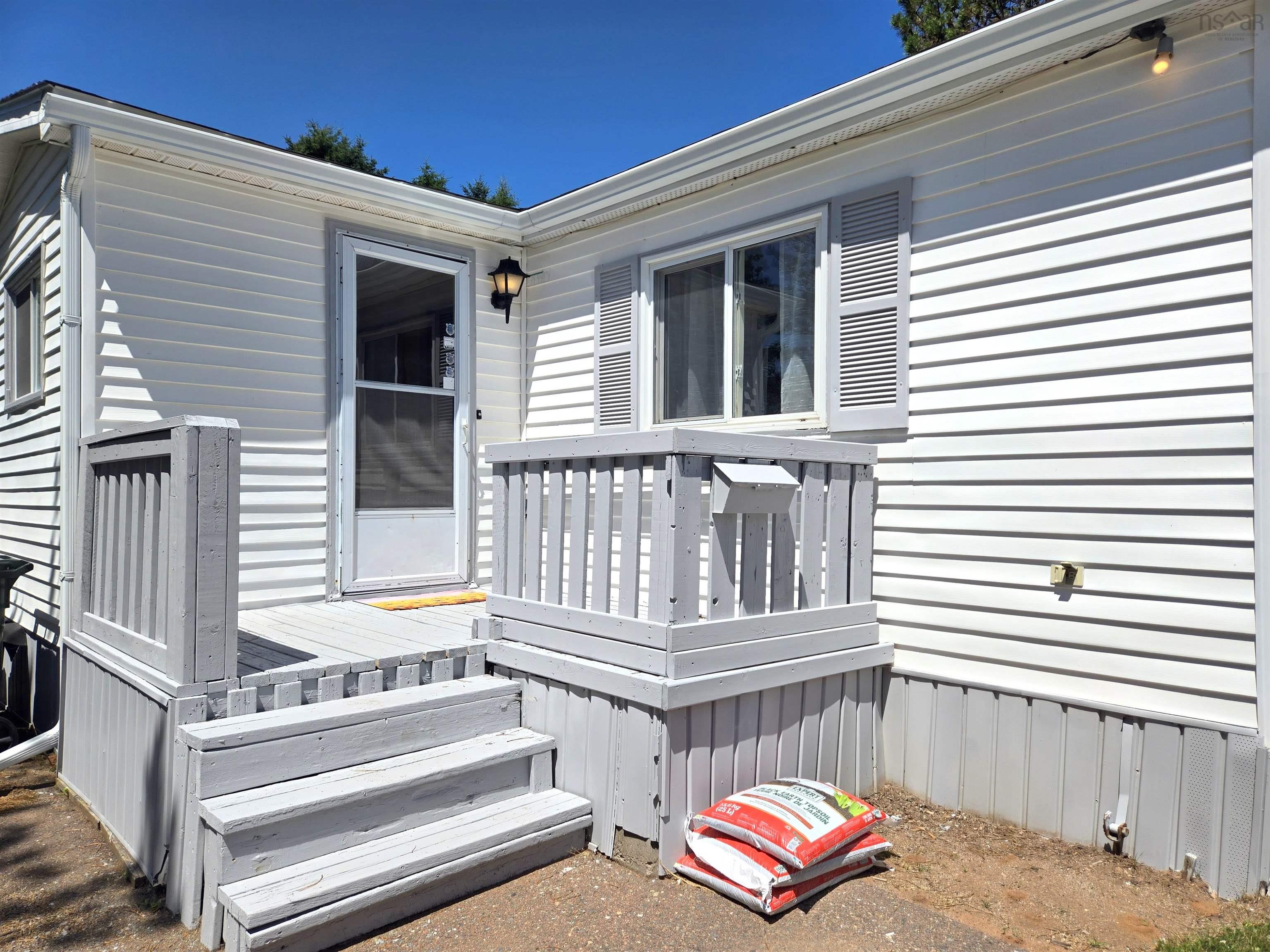 $149,900.00: 12 Costin Drive, Amherst