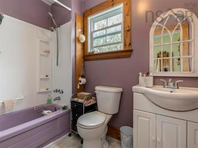 $349,900.00: 171 Round Bay Ferry Road, Round Bay