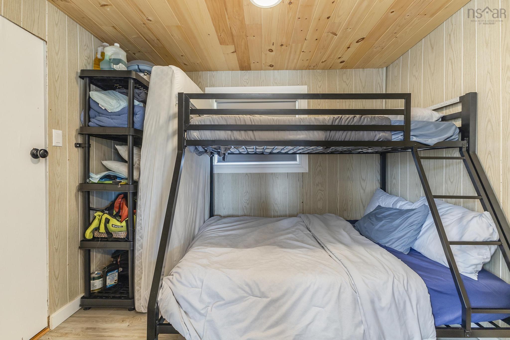 $199,900.00: 18 Fenwick Rd, Eden Lake