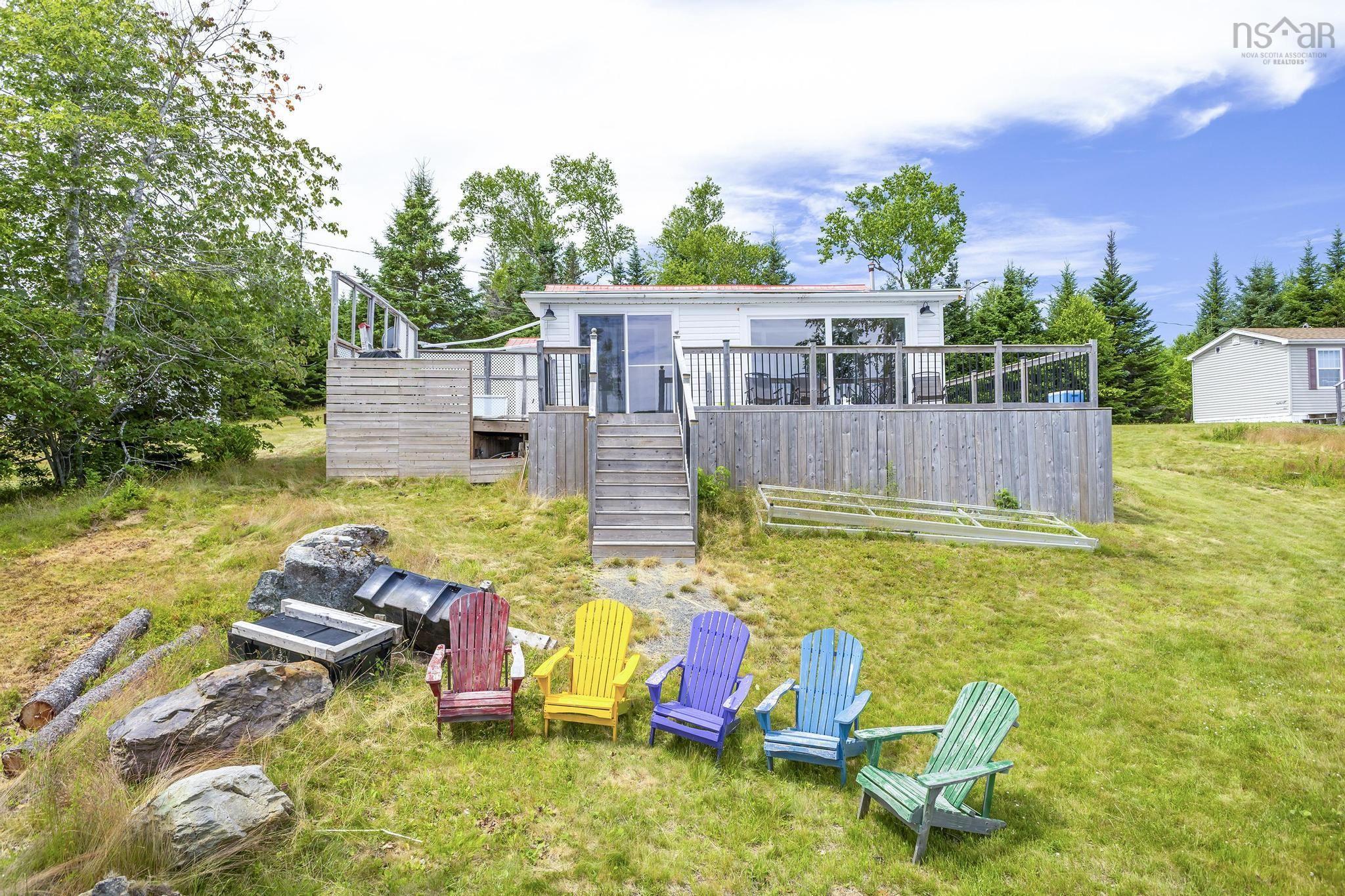 $199,900.00: 18 Fenwick Rd, Eden Lake